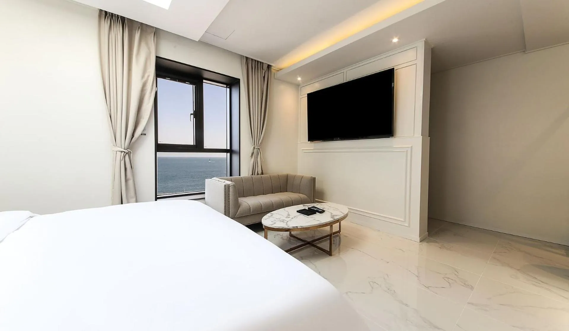 Bed in H moment Hotel songjeong