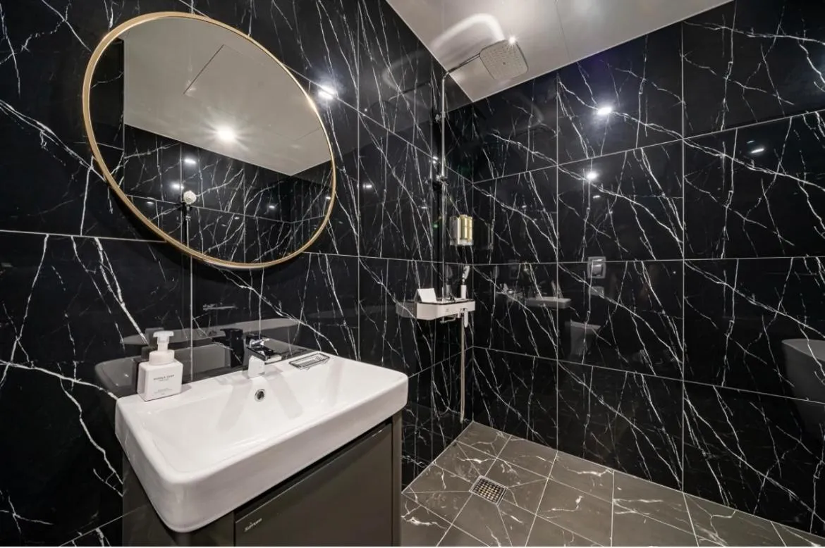Bathroom in H moment Hotel songjeong