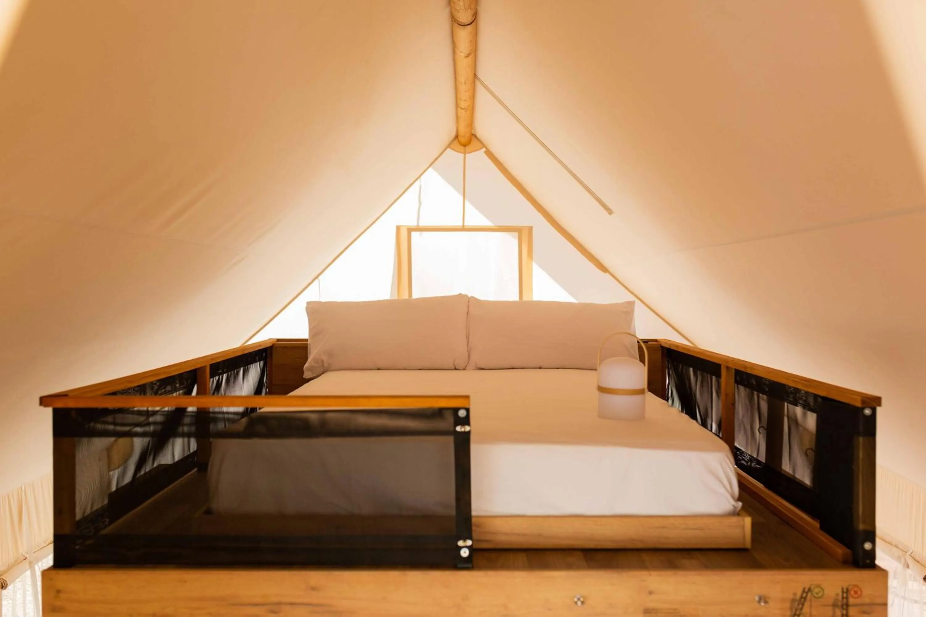 Photo of the whole room, Bed in wecamp Cabo de Gata
