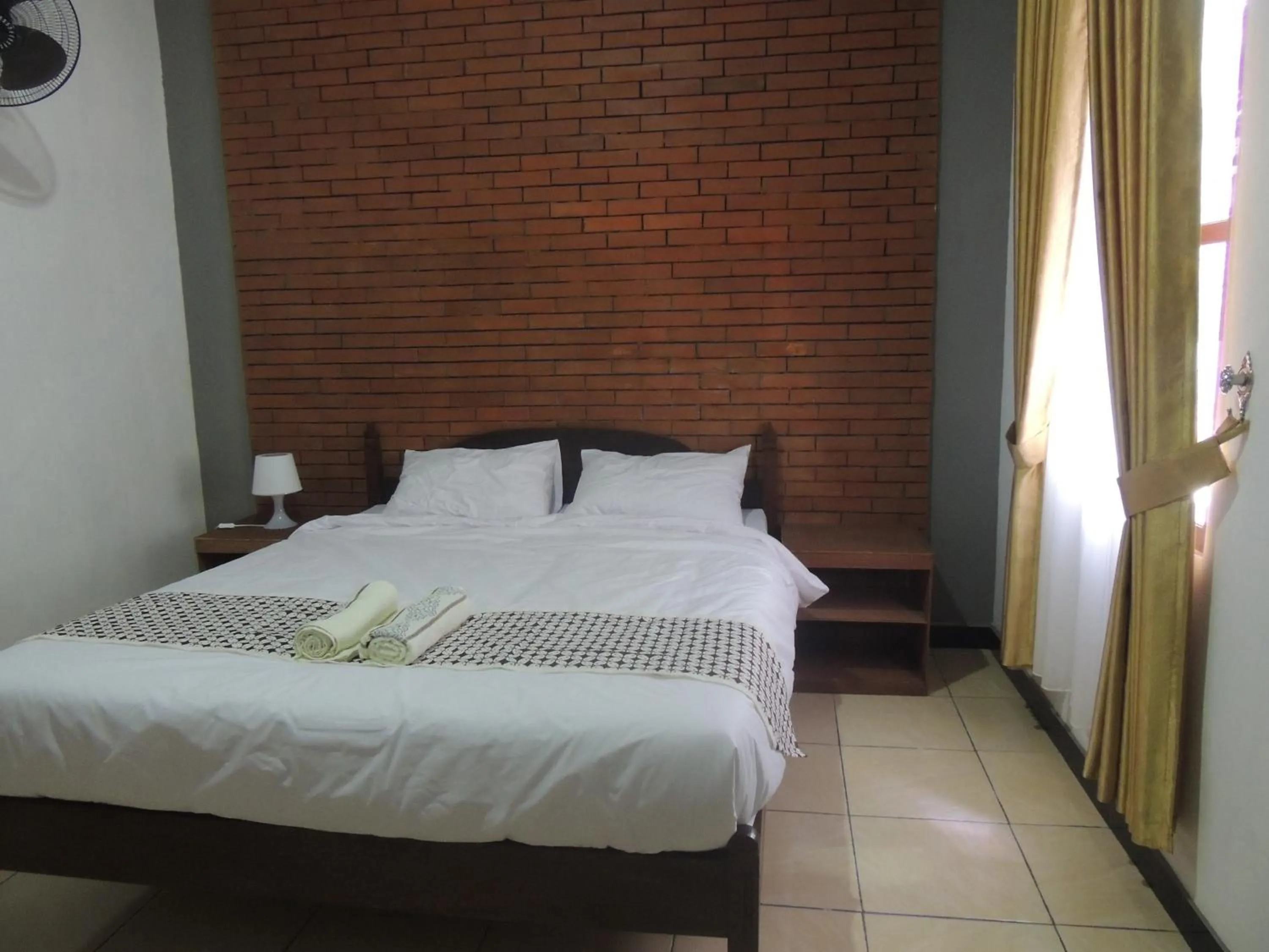 Bedroom in Omah Mardi Syariah by Ndalem Beong