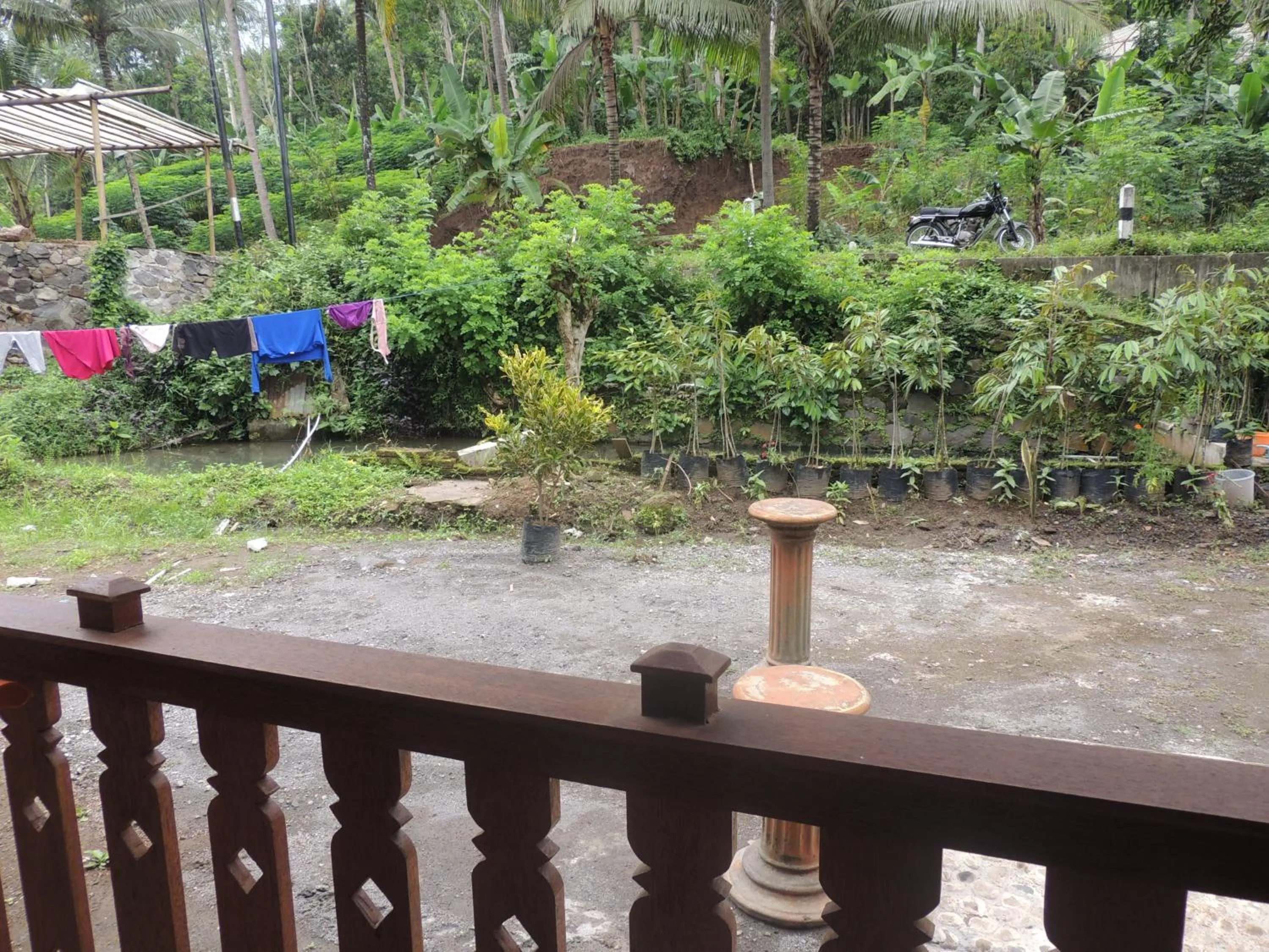 Balcony/Terrace in Omah Mardi Syariah by Ndalem Beong