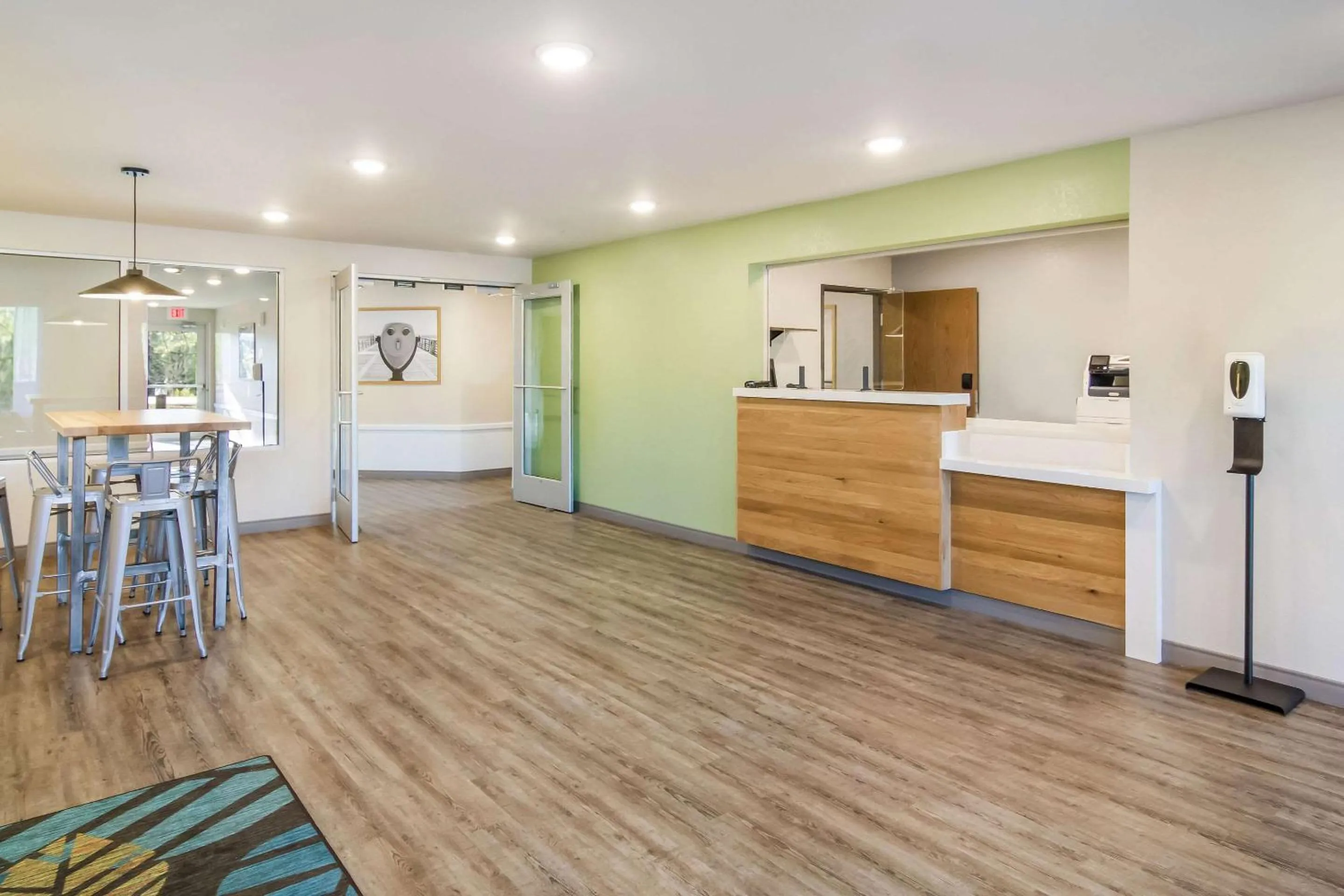 Lobby or reception in WoodSpring Suites Jacksonville Baymeadows