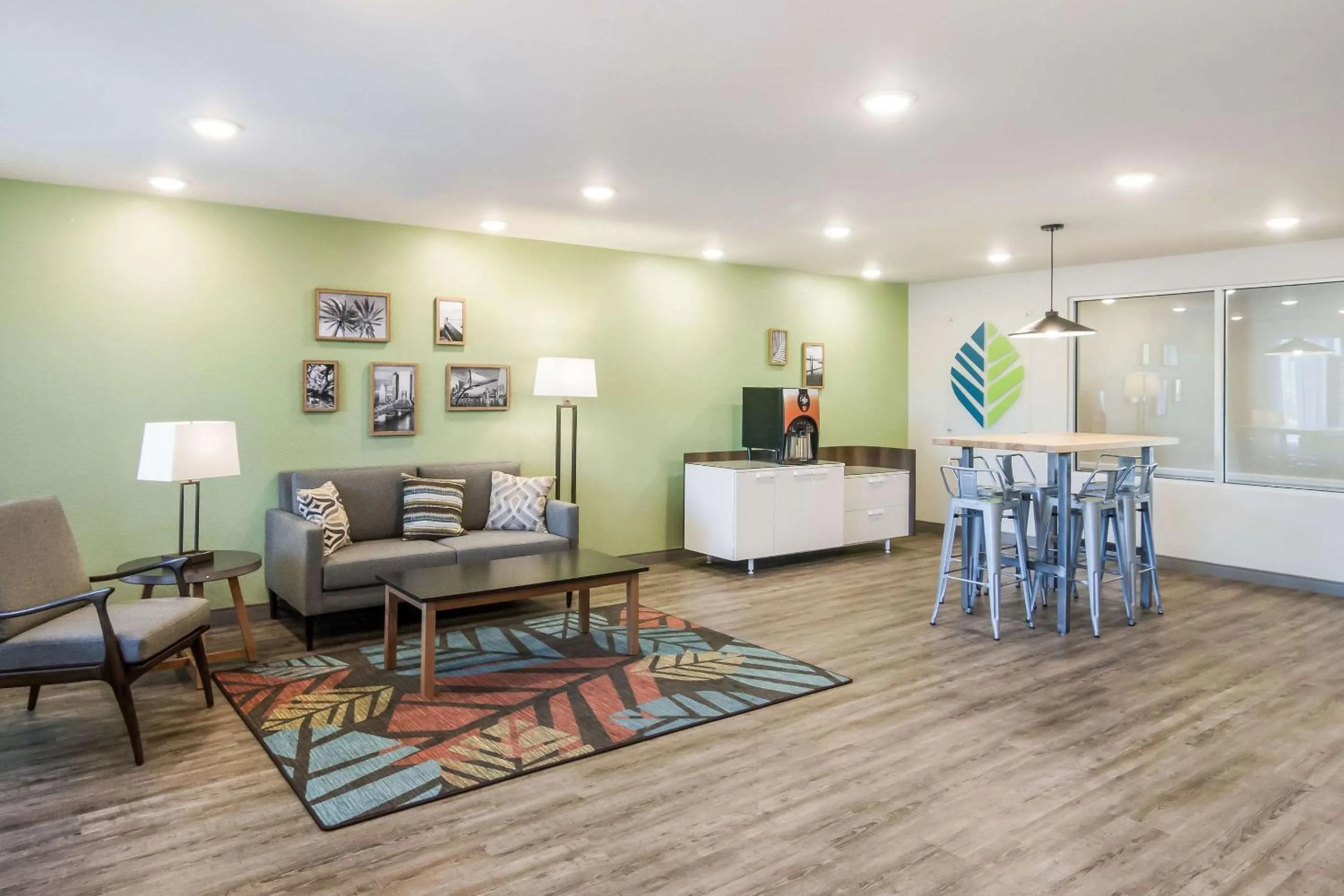 Lobby or reception in WoodSpring Suites Jacksonville Baymeadows