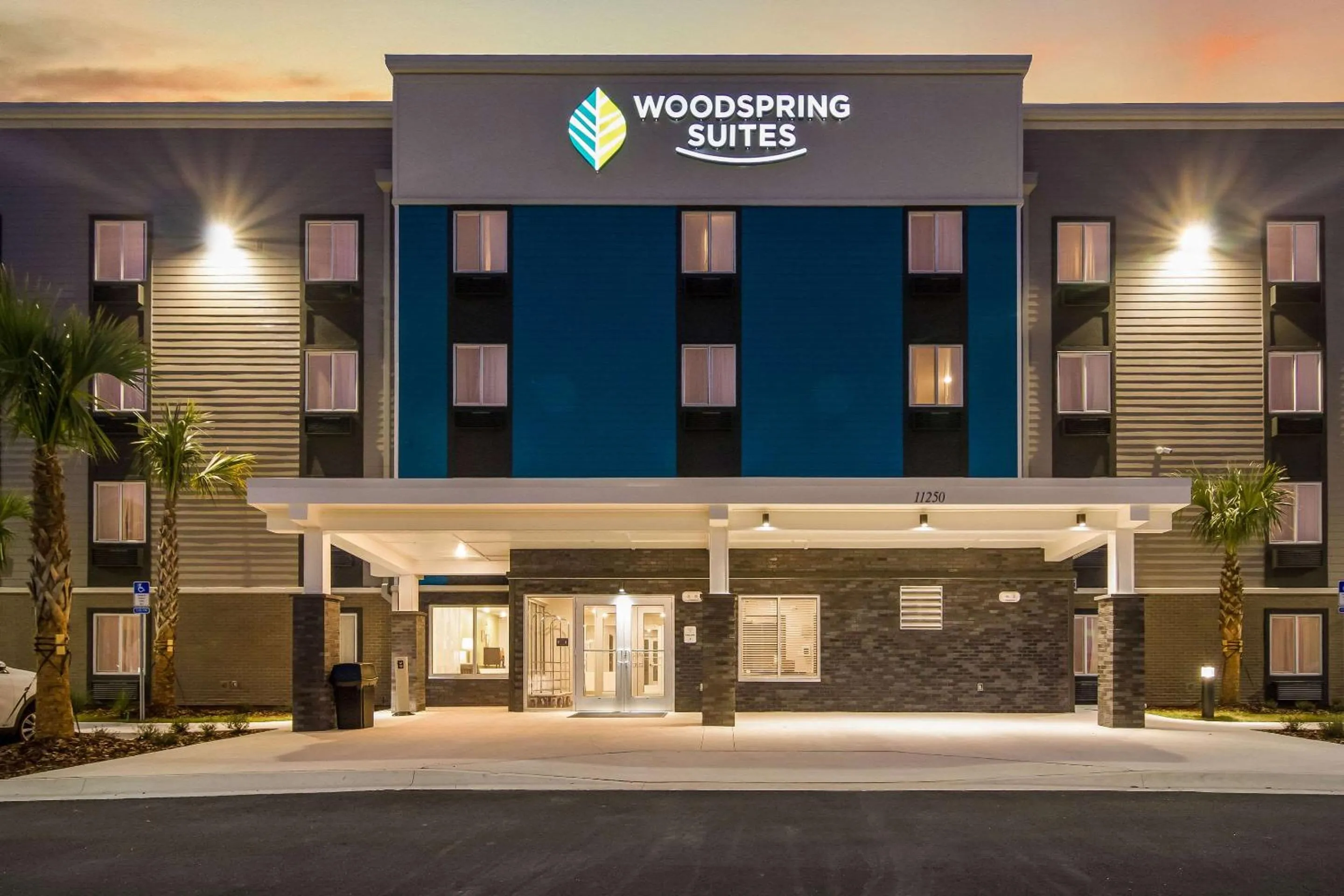Property building in WoodSpring Suites Jacksonville Baymeadows