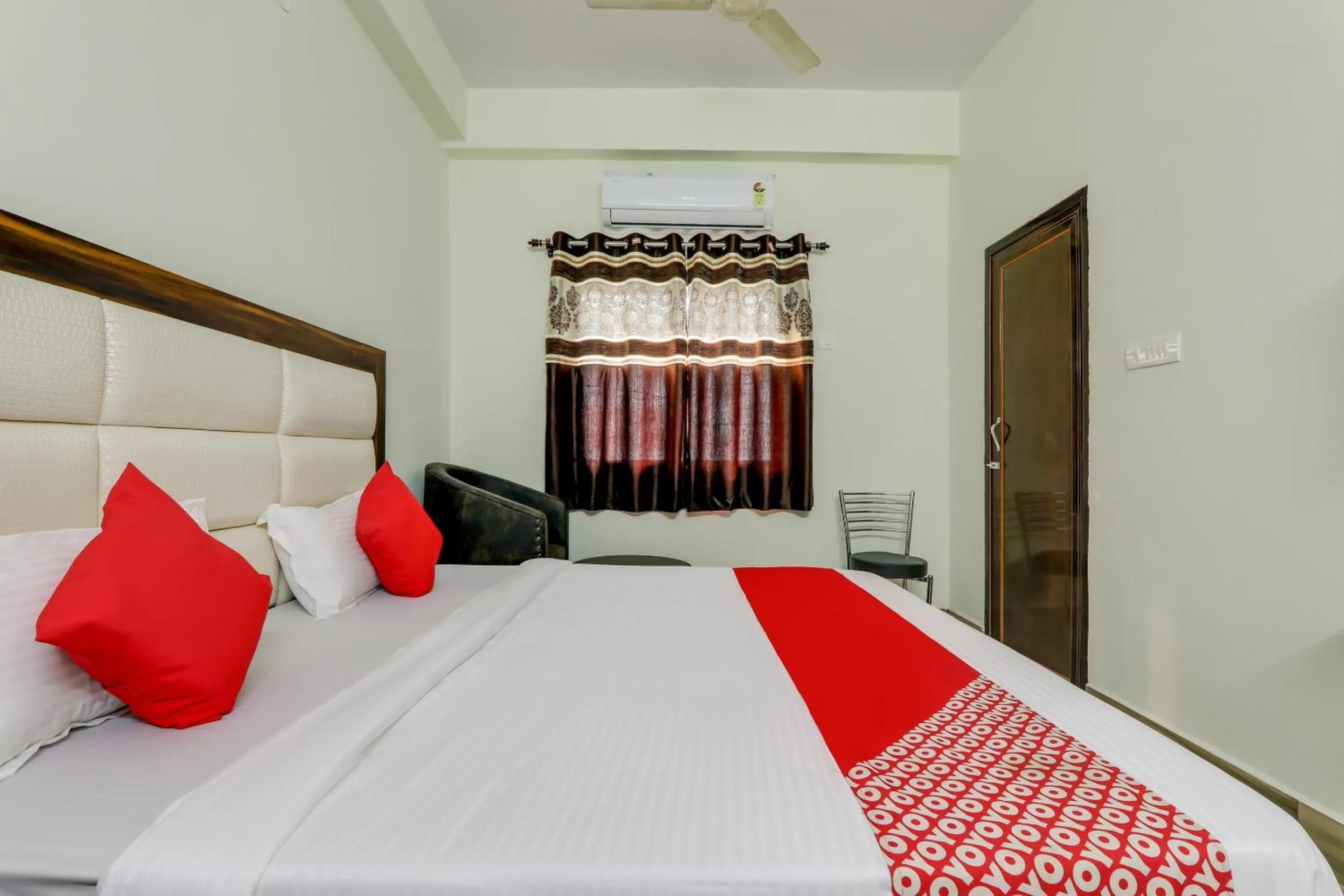 Bedroom, Bed in Hotel Navya Grand