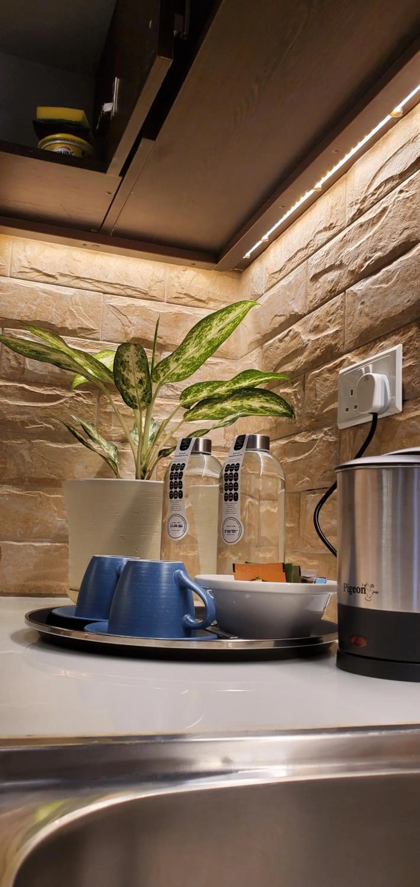 Coffee/tea facilities in ENTEBBESTAY APARTHOTEL - Kitooro
