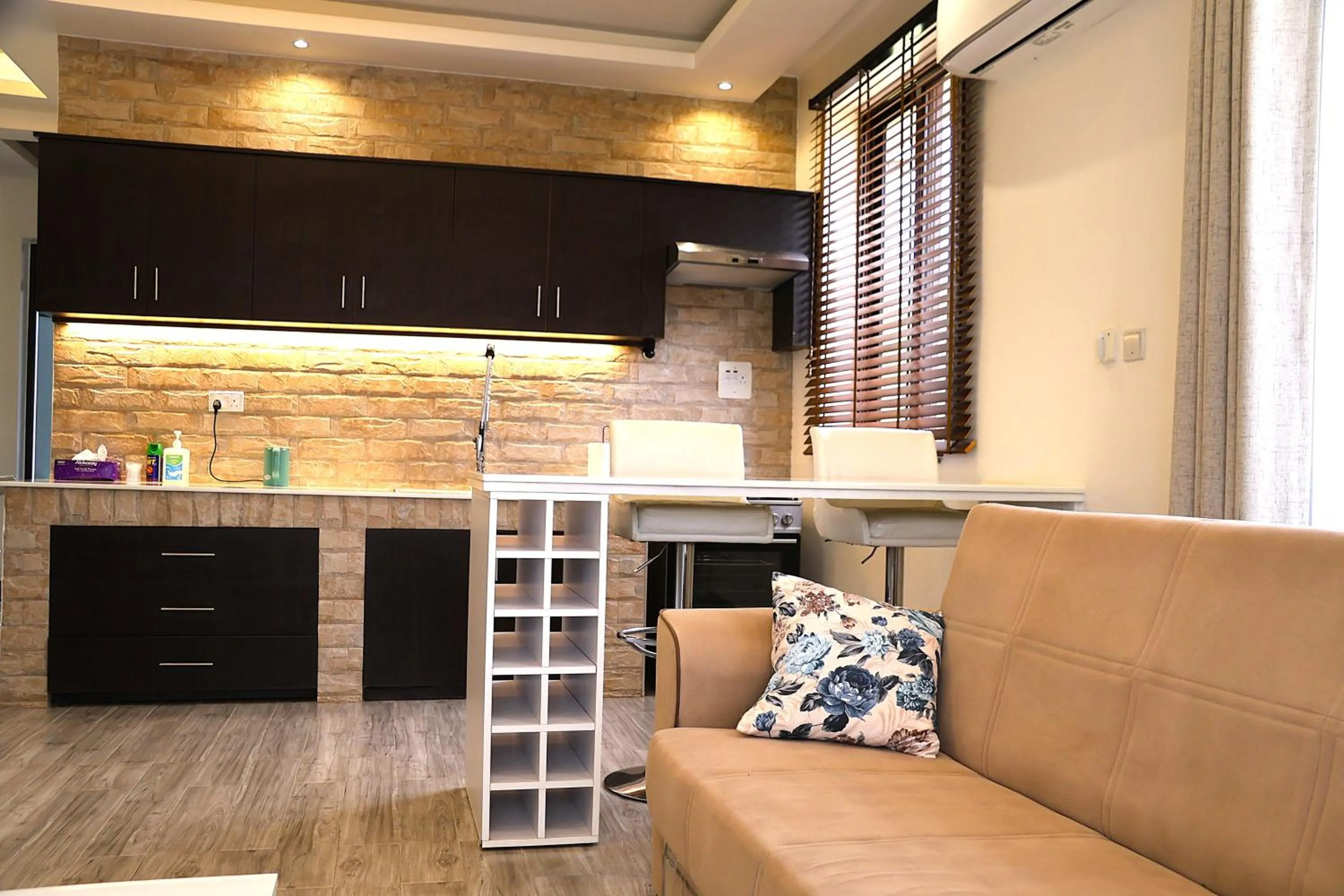 Kitchen or kitchenette in ENTEBBESTAY APARTHOTEL - Kitooro