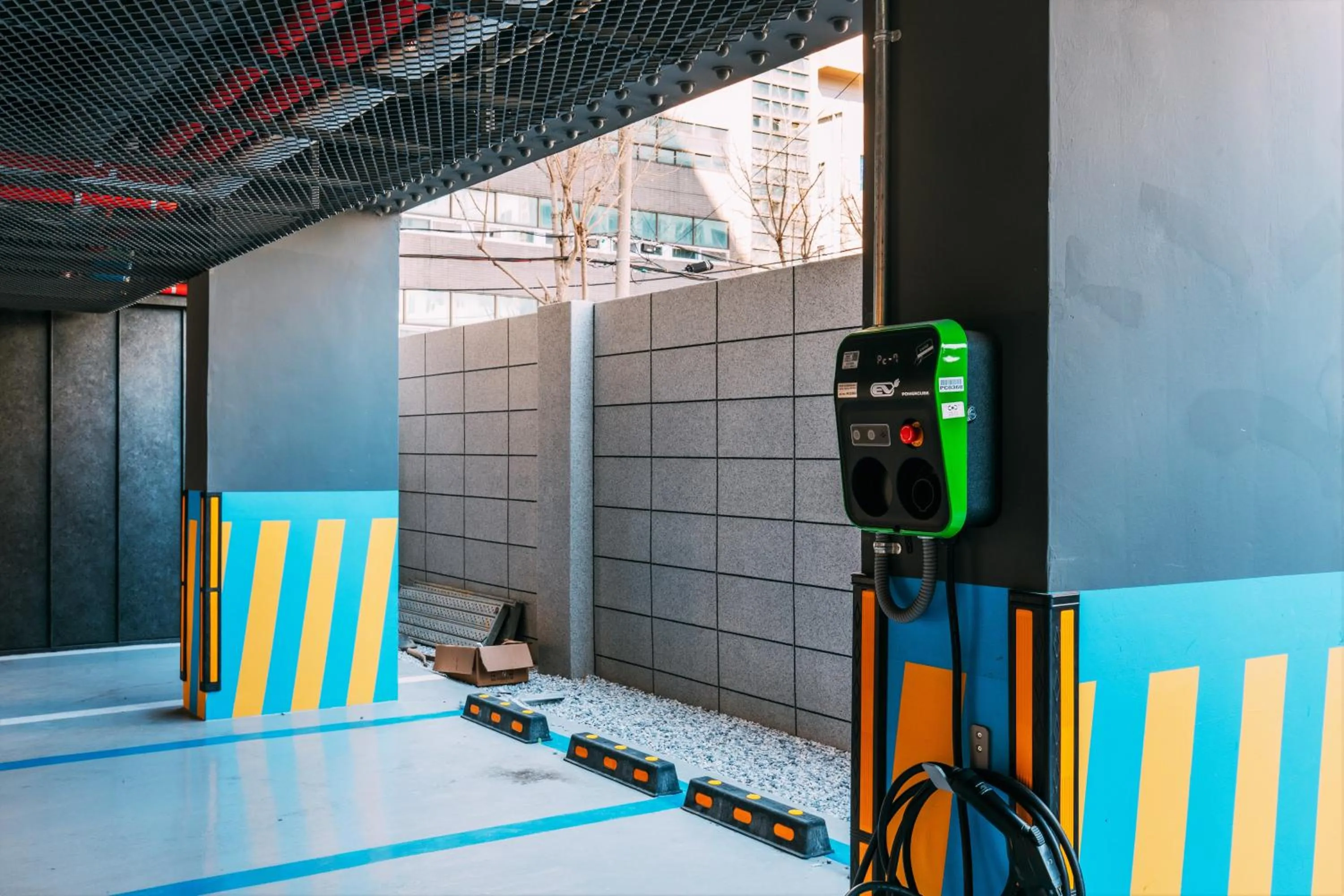 Parking in Hound Hotel Busan Station