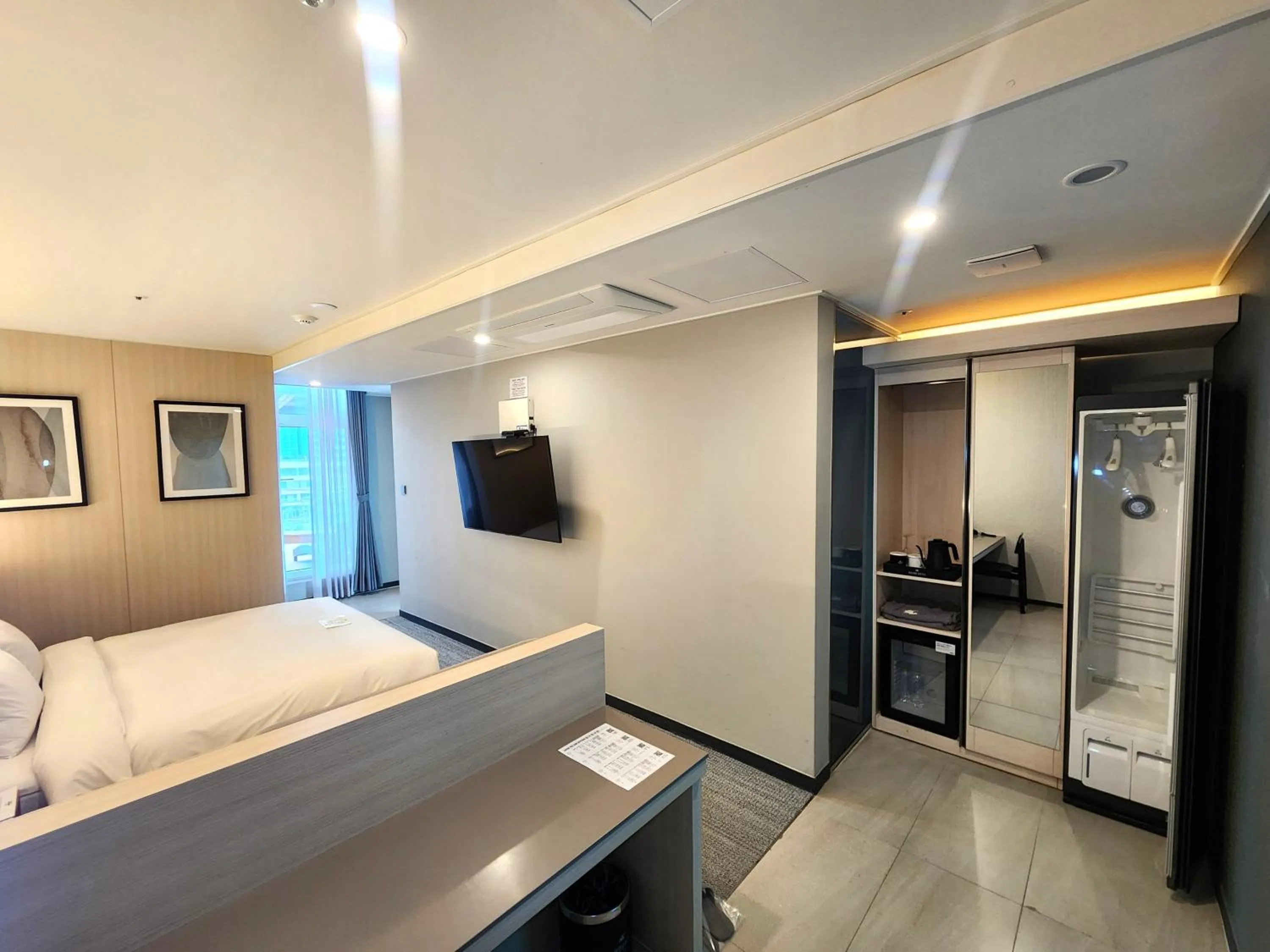 Photo of the whole room, Bed in Hound Hotel Busan Station