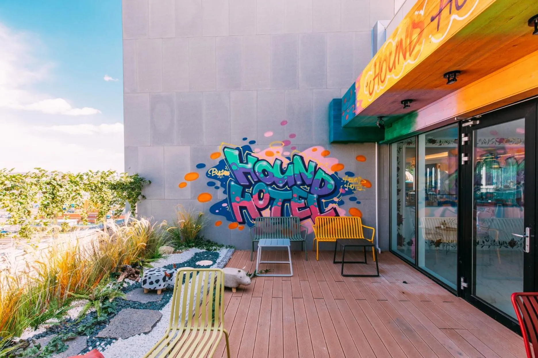 Garden in Hound Hotel Busan Station