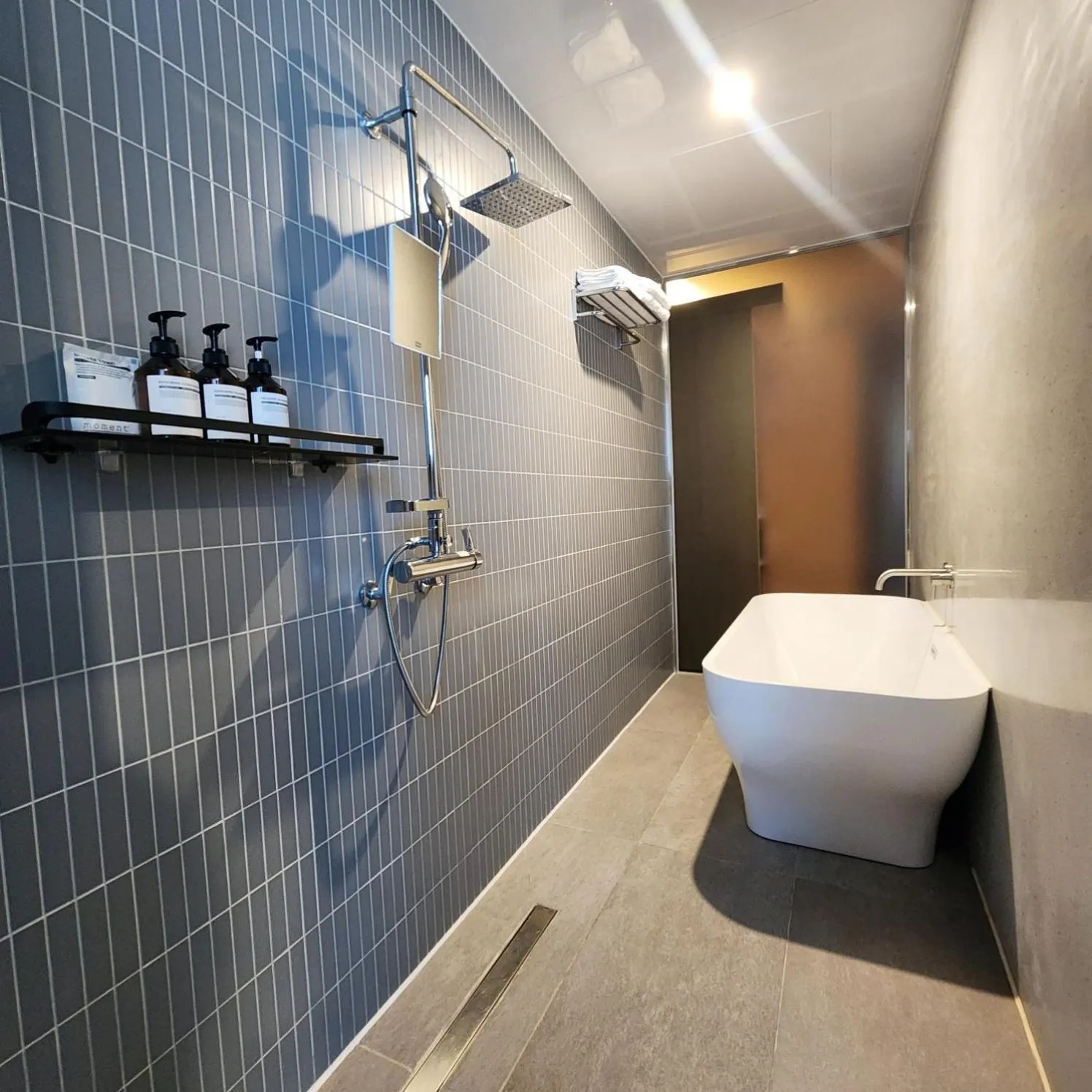 Bath in Hound Hotel Busan Station