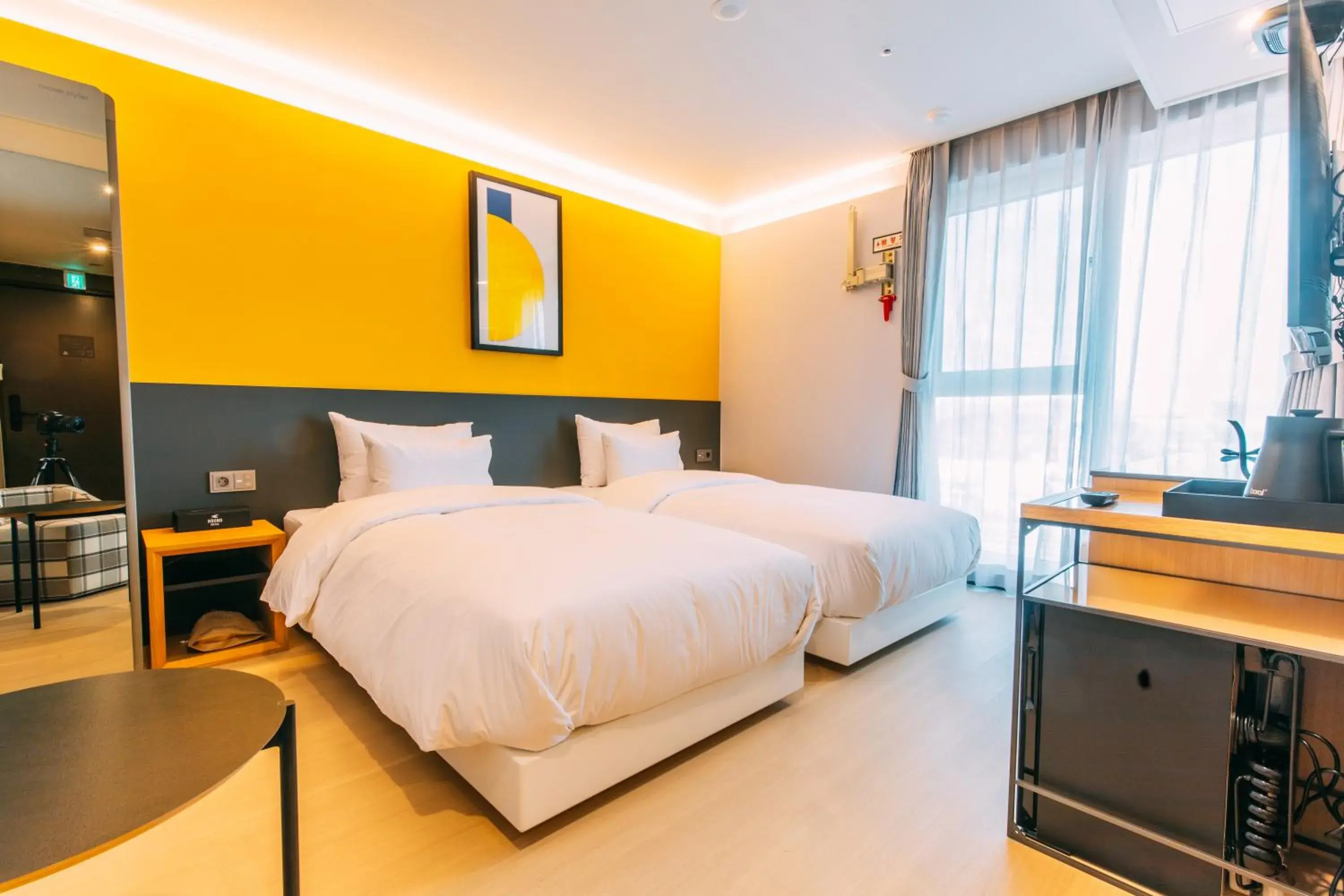 Standard Twin Room with Free access to Rooftop pool in Hound Hotel Busan Station Standard Twin Room with Free access to Rooftop pool in Hound Hotel Busan Station