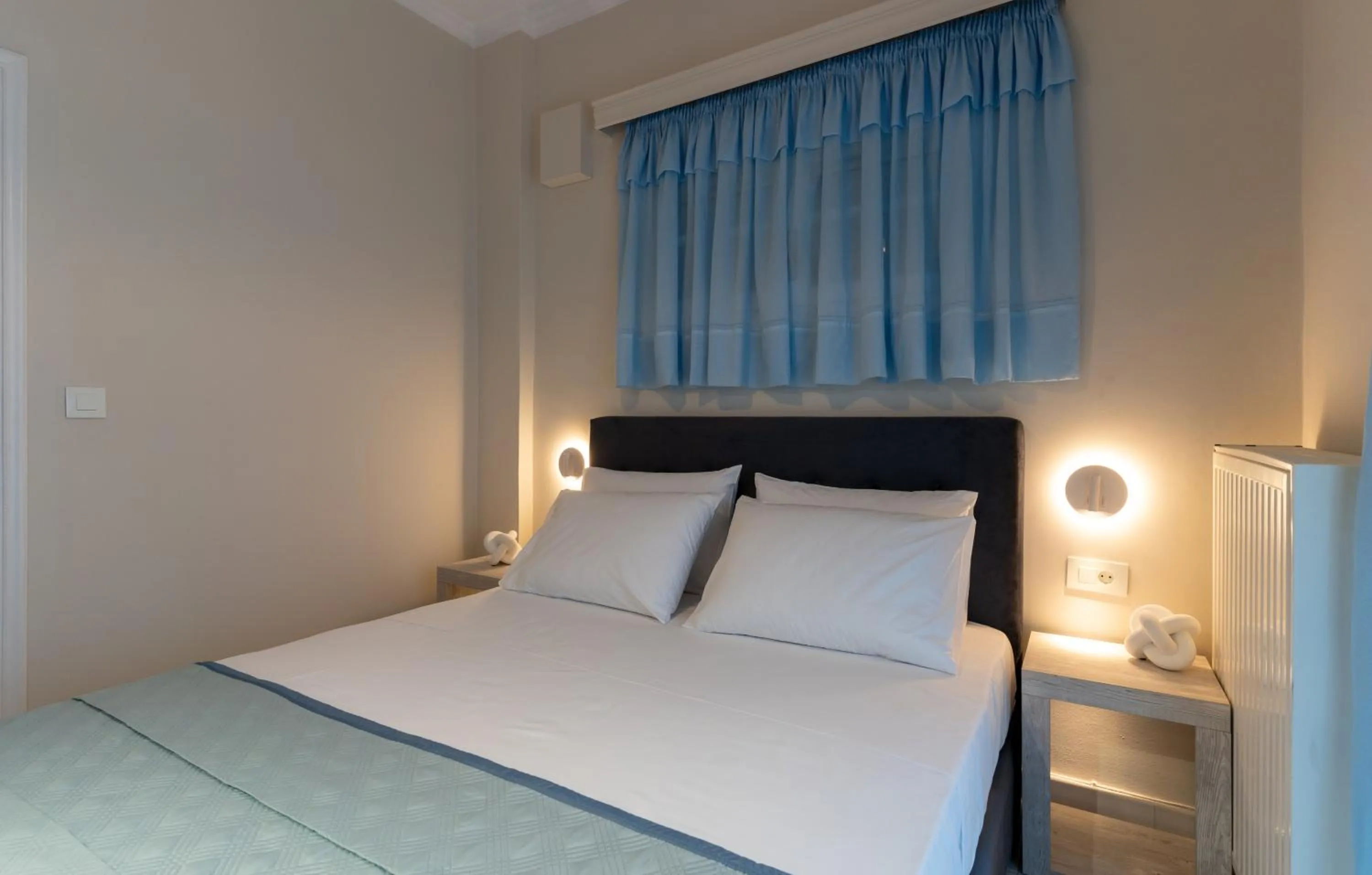 Bed in Acapulco Marinos Apartments- Adults Only