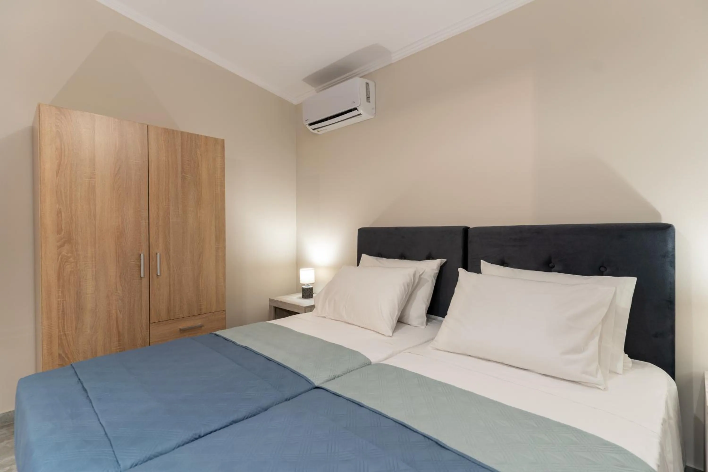 Bed in Acapulco Marinos Apartments- Adults Only