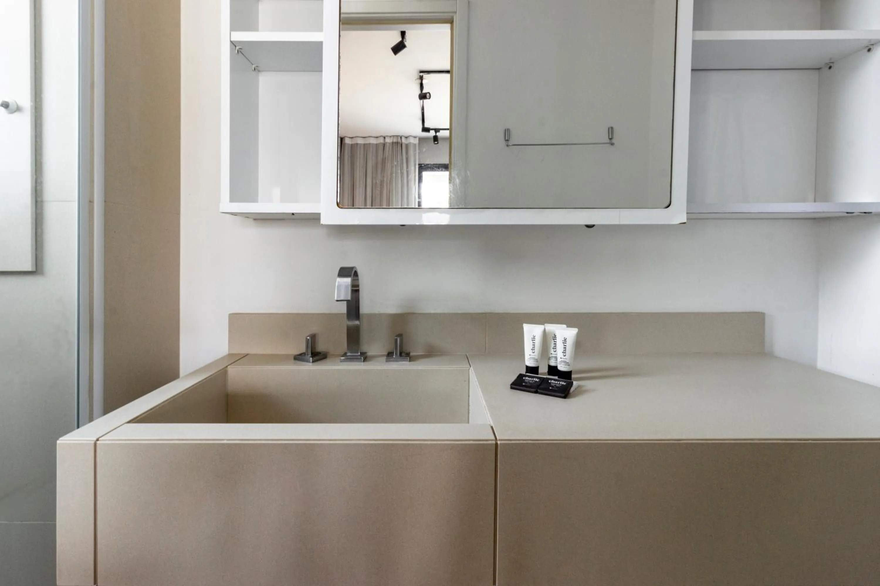 Bathroom in Charlie Itaim