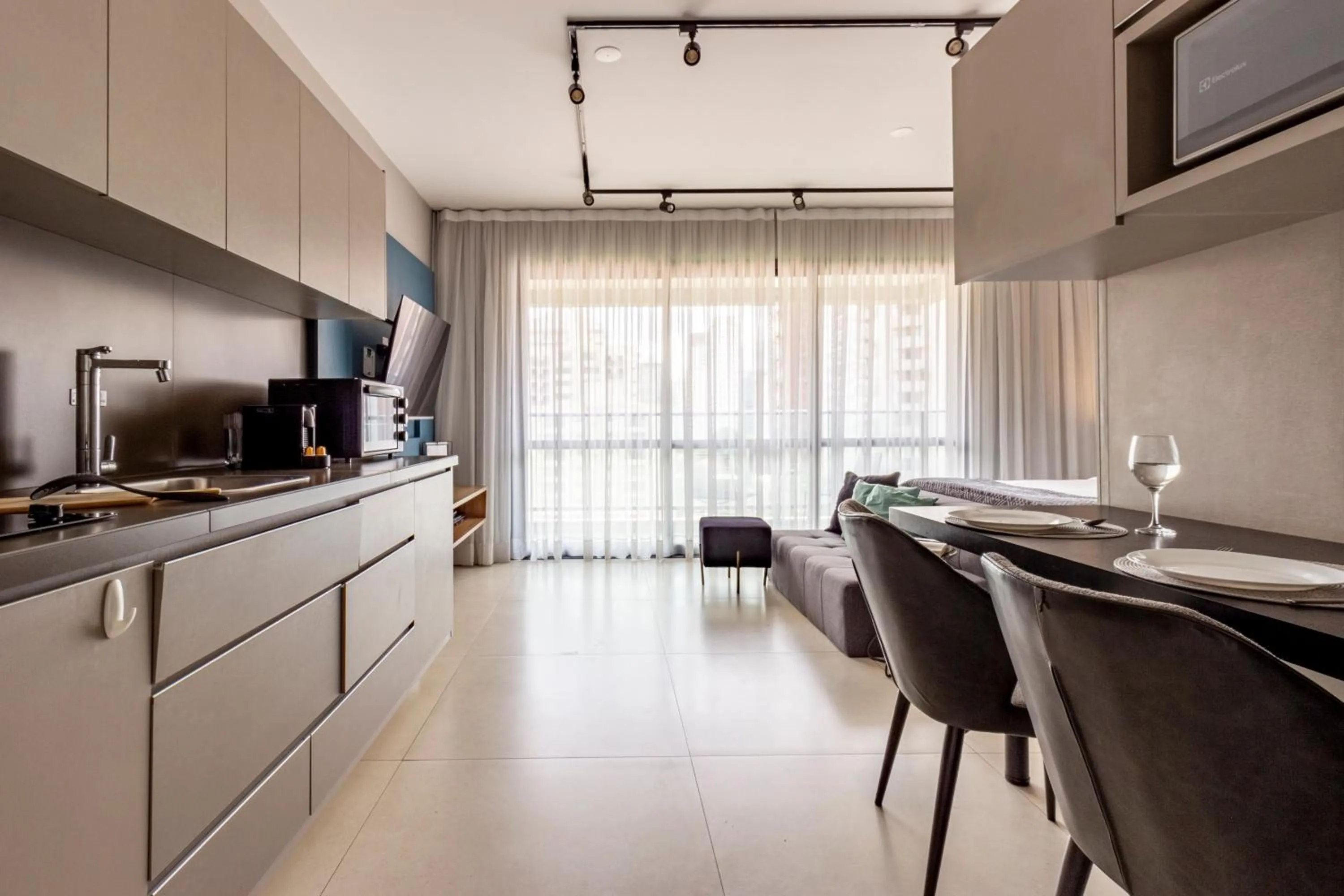 Day in Charlie Itaim