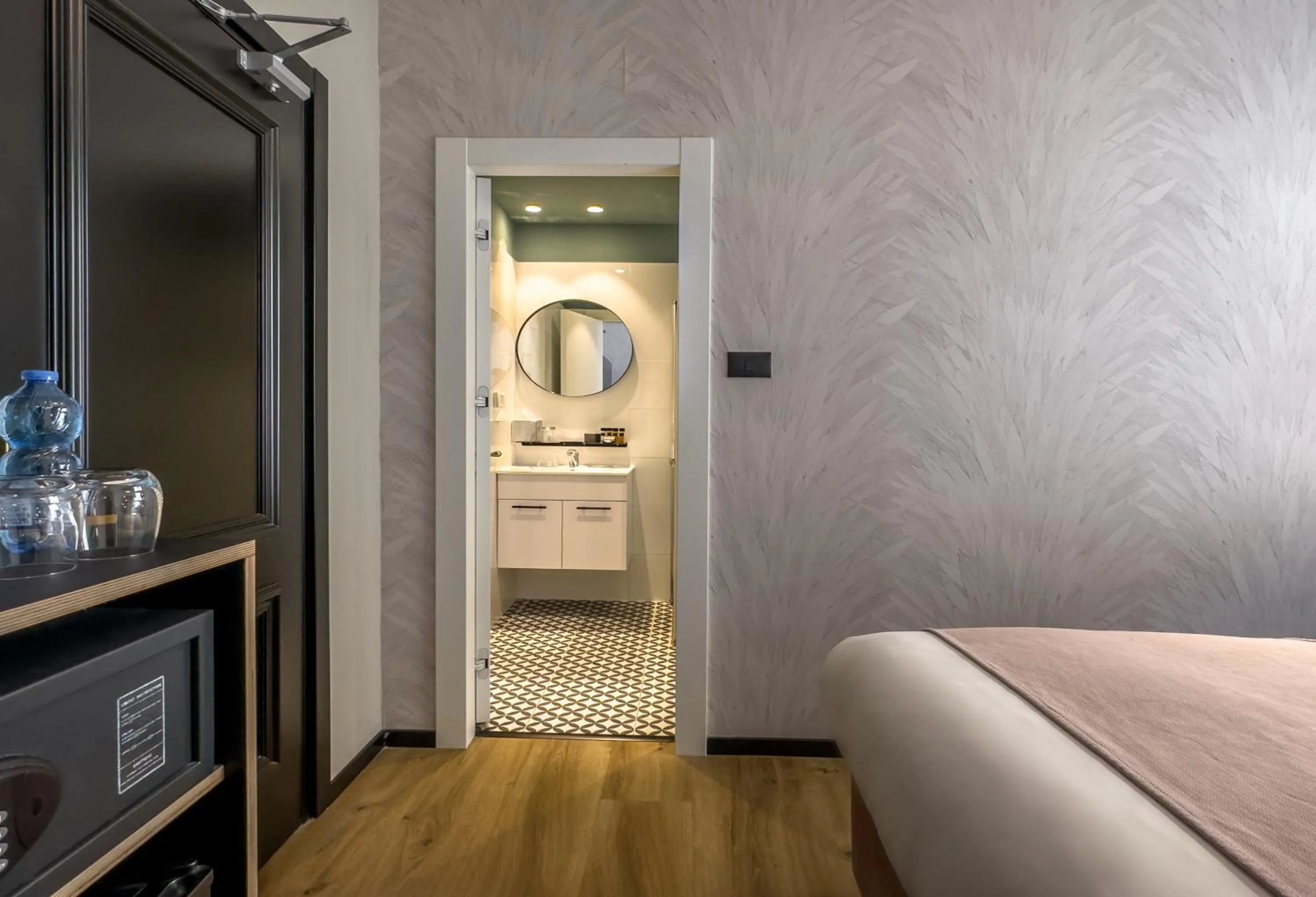 Photo of the whole room, Bed in Dizengoff Garden Hotel