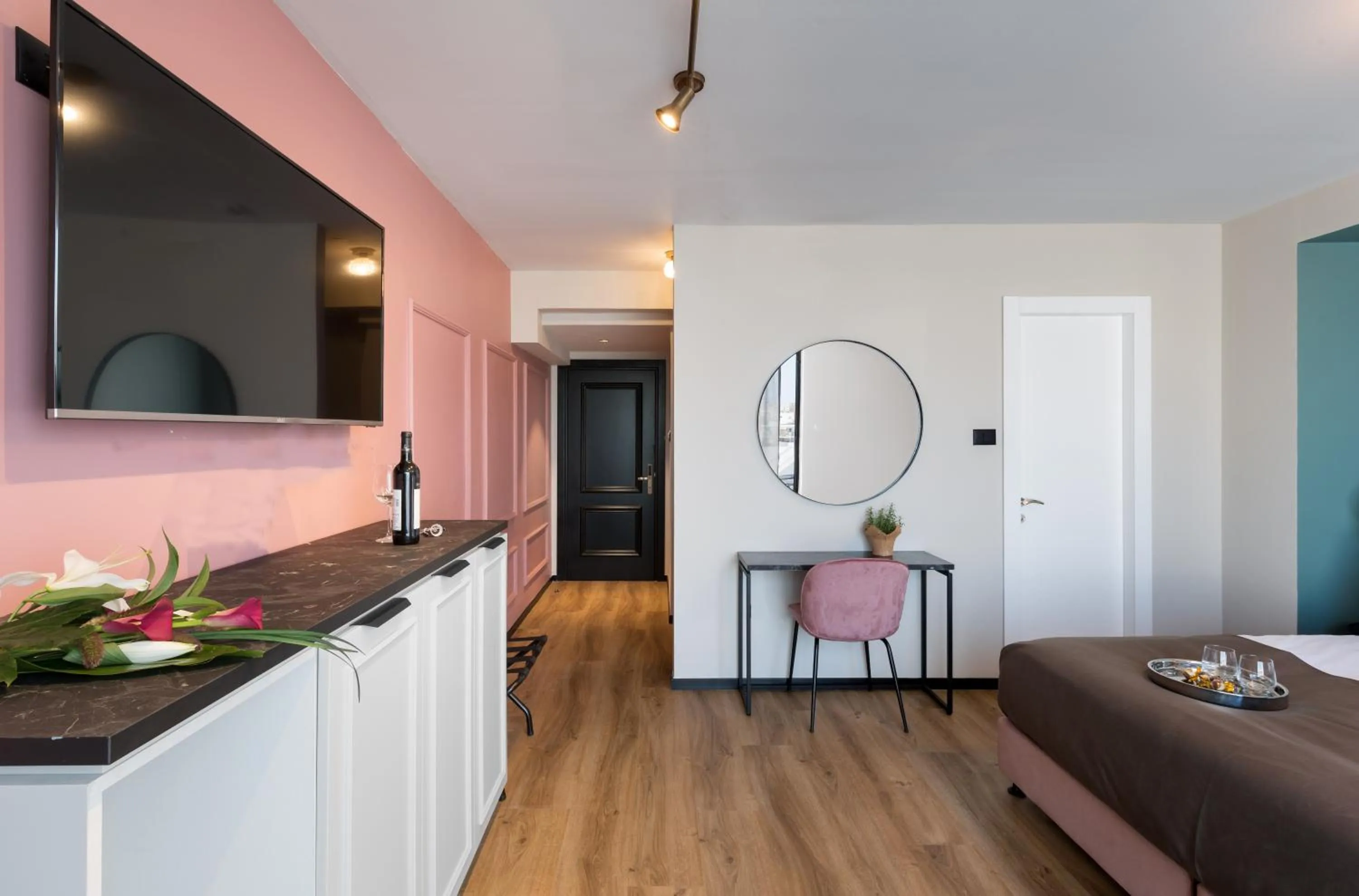 Photo of the whole room in Dizengoff Garden Hotel