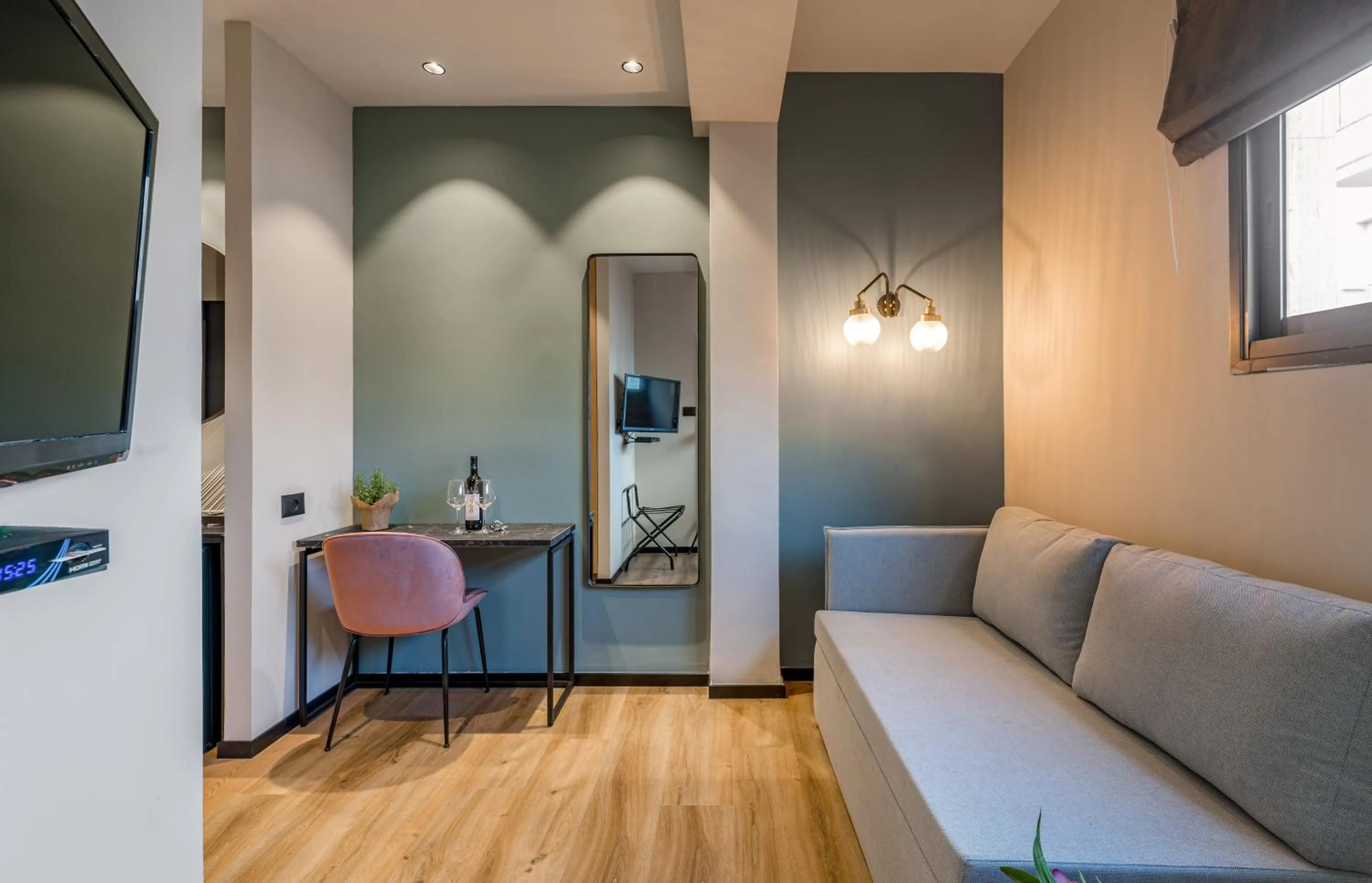 Living room in Dizengoff Garden Hotel