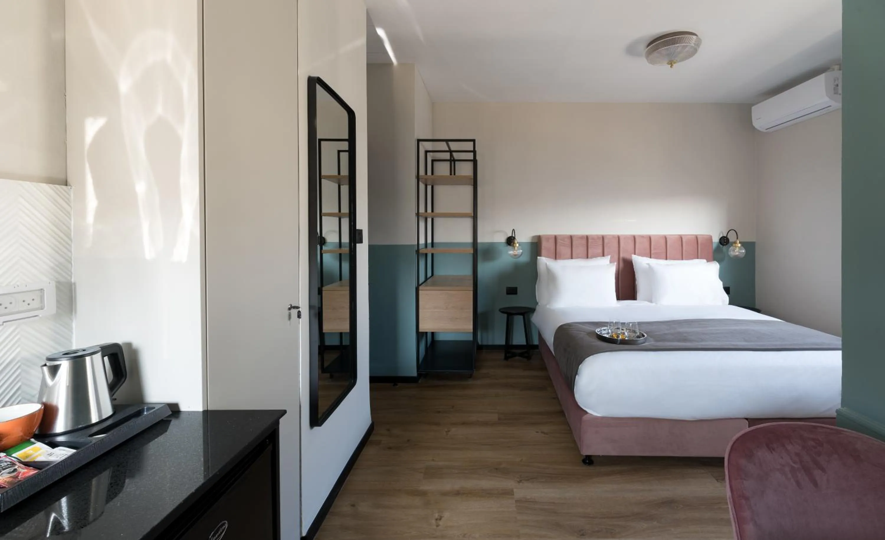 Photo of the whole room, Bed in Dizengoff Garden Hotel