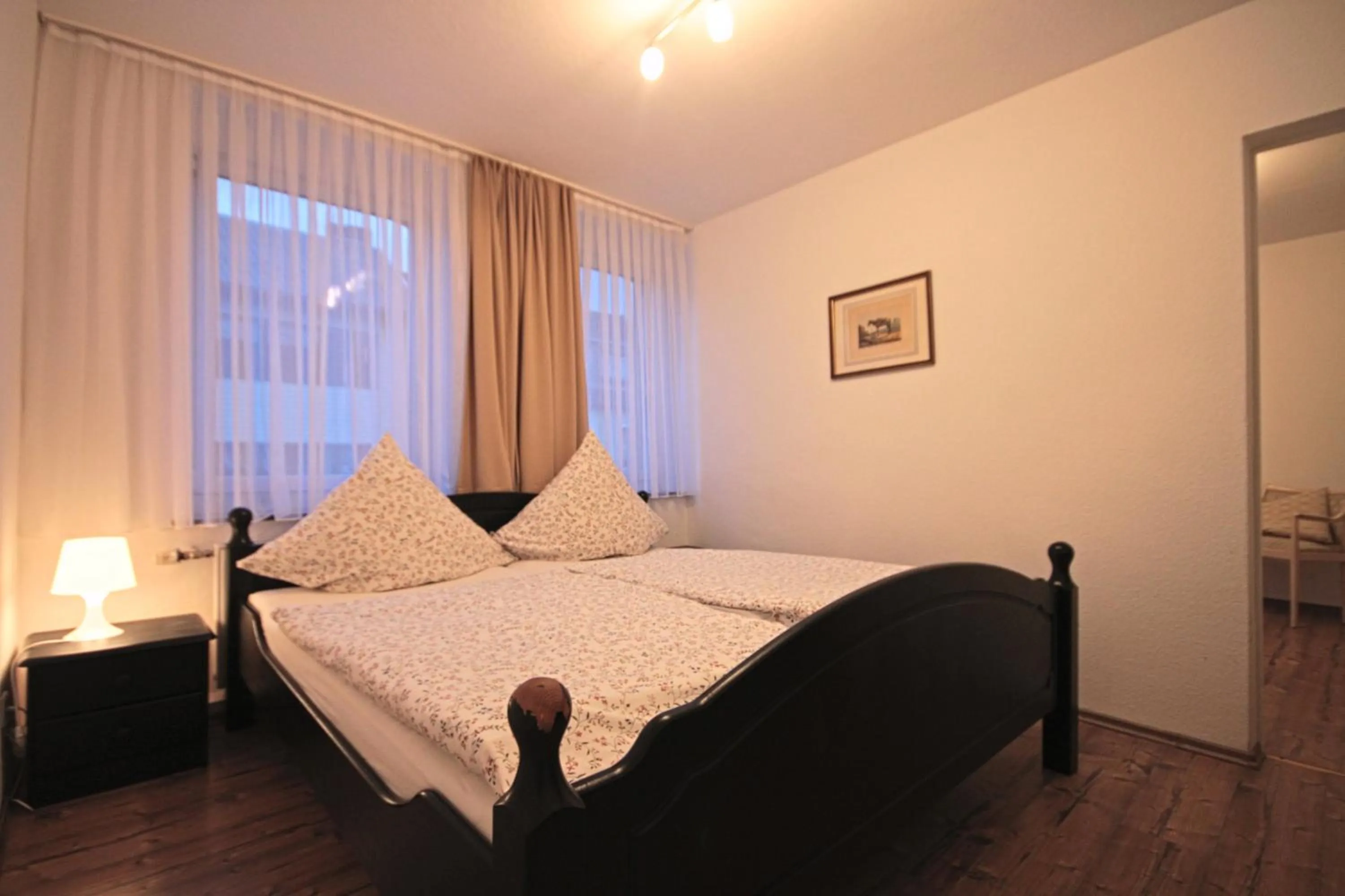 Bedroom, Bed in Hotel zum Schwan Weilerswist