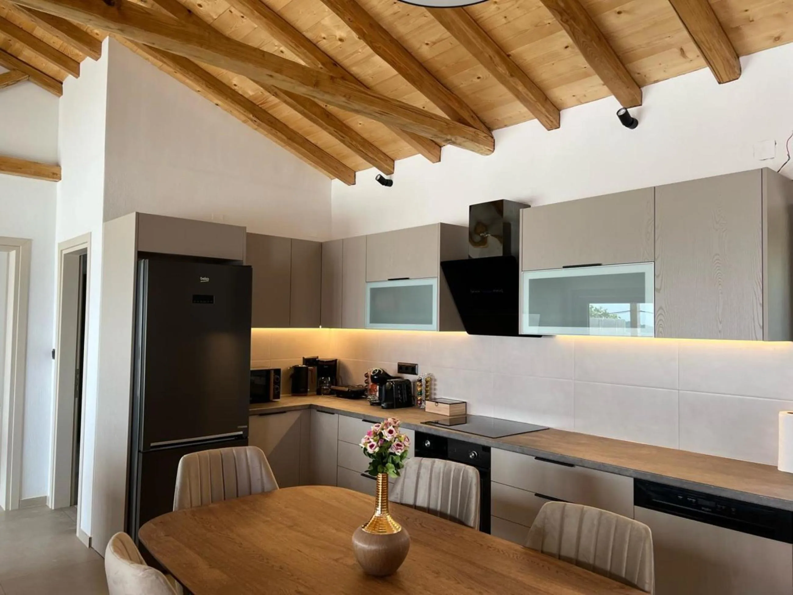Dining area in Four Seasons Villas
