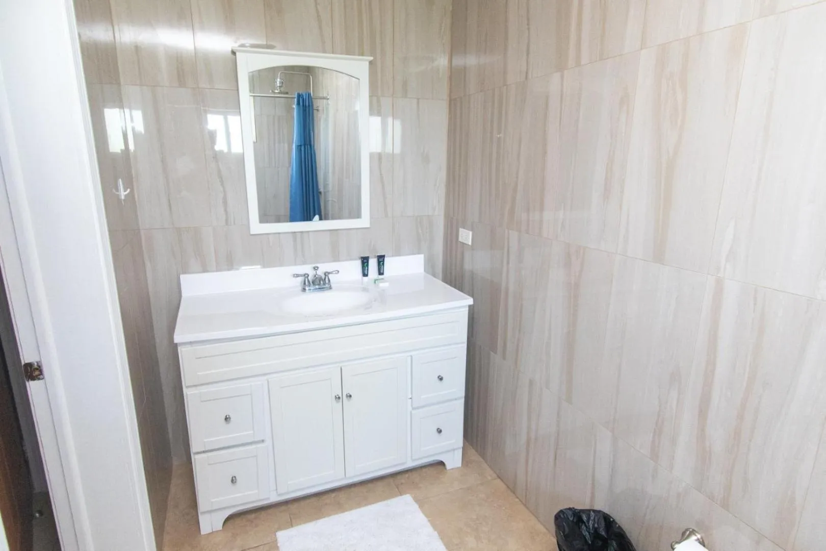 Bathroom in Lord Nelson Hotel & Residences