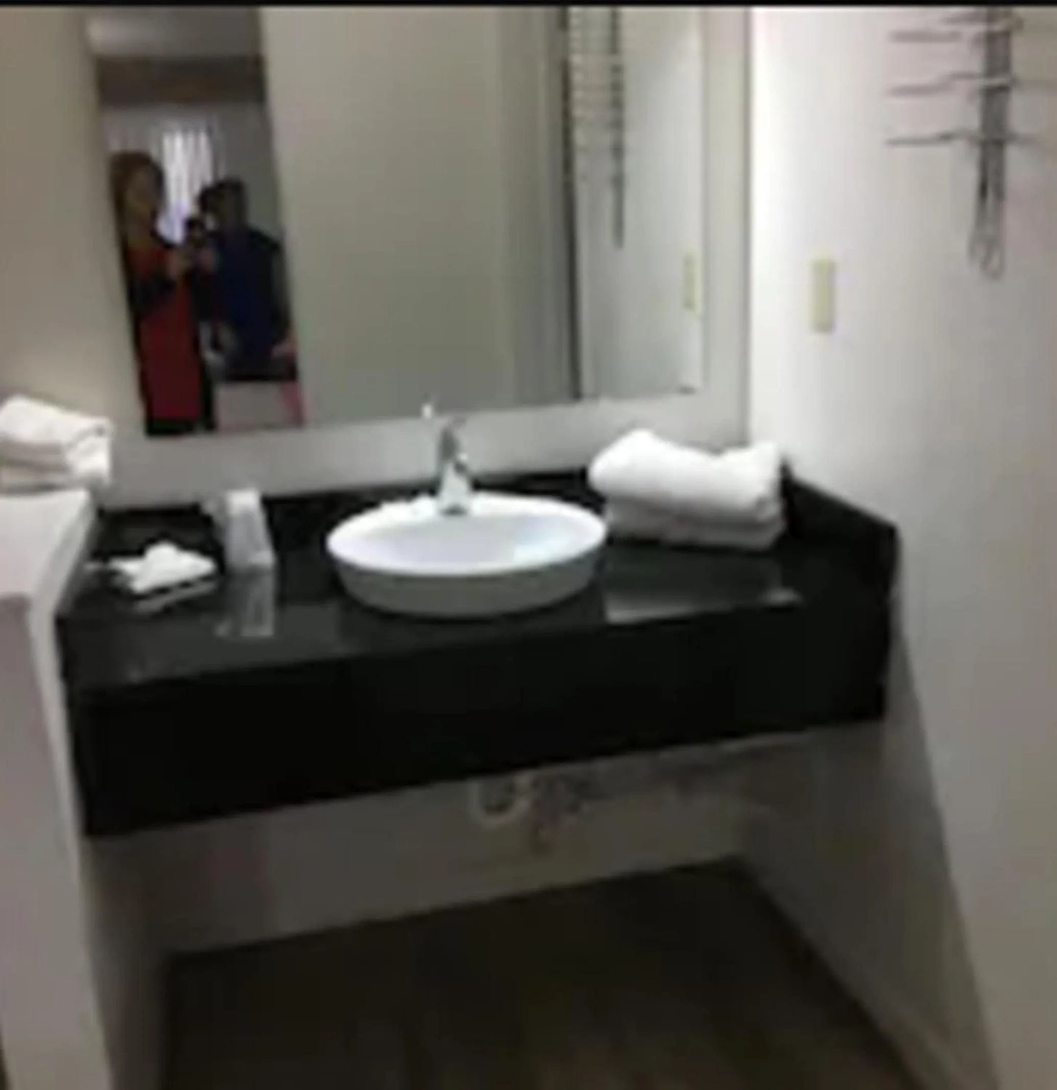 Bathroom in Sands Motel