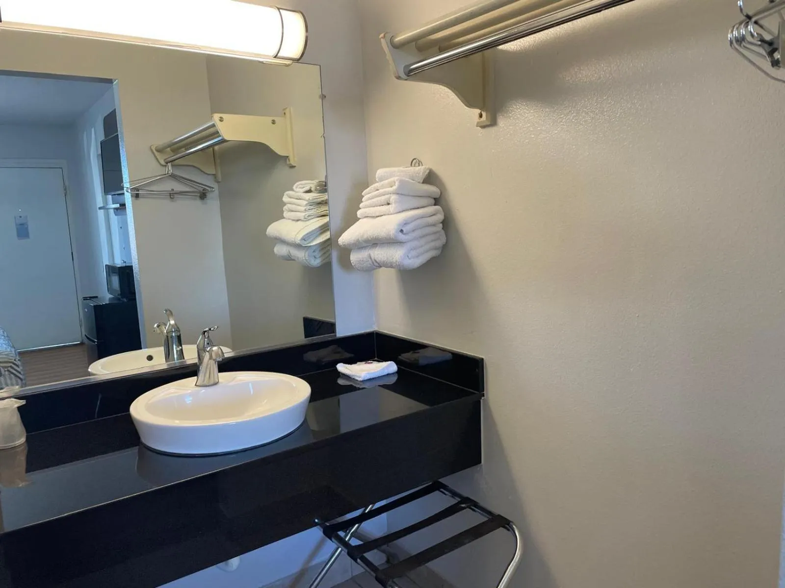 Bathroom in Sands Motel