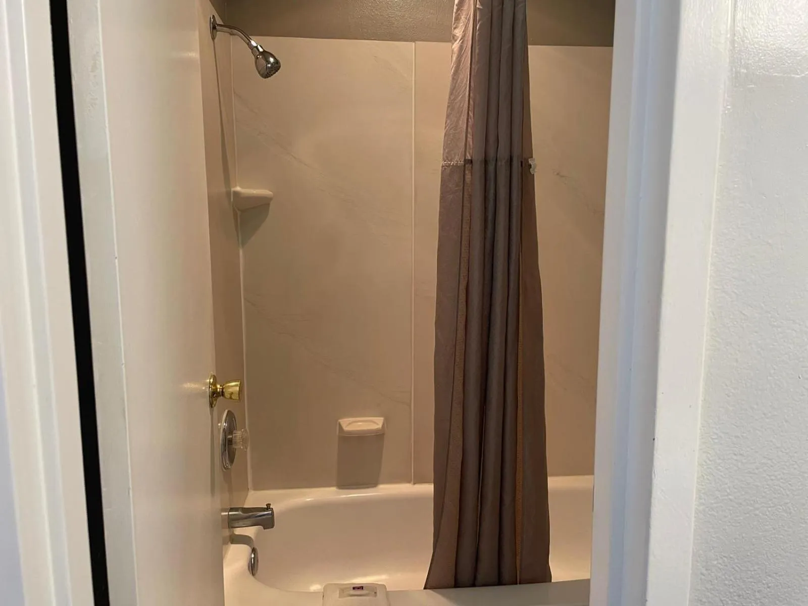 Bathroom in Sands Motel