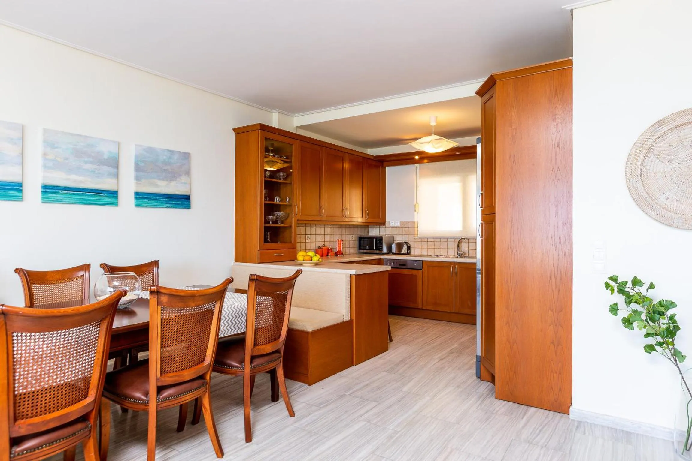 Kitchen or kitchenette in Birais Beach Studios