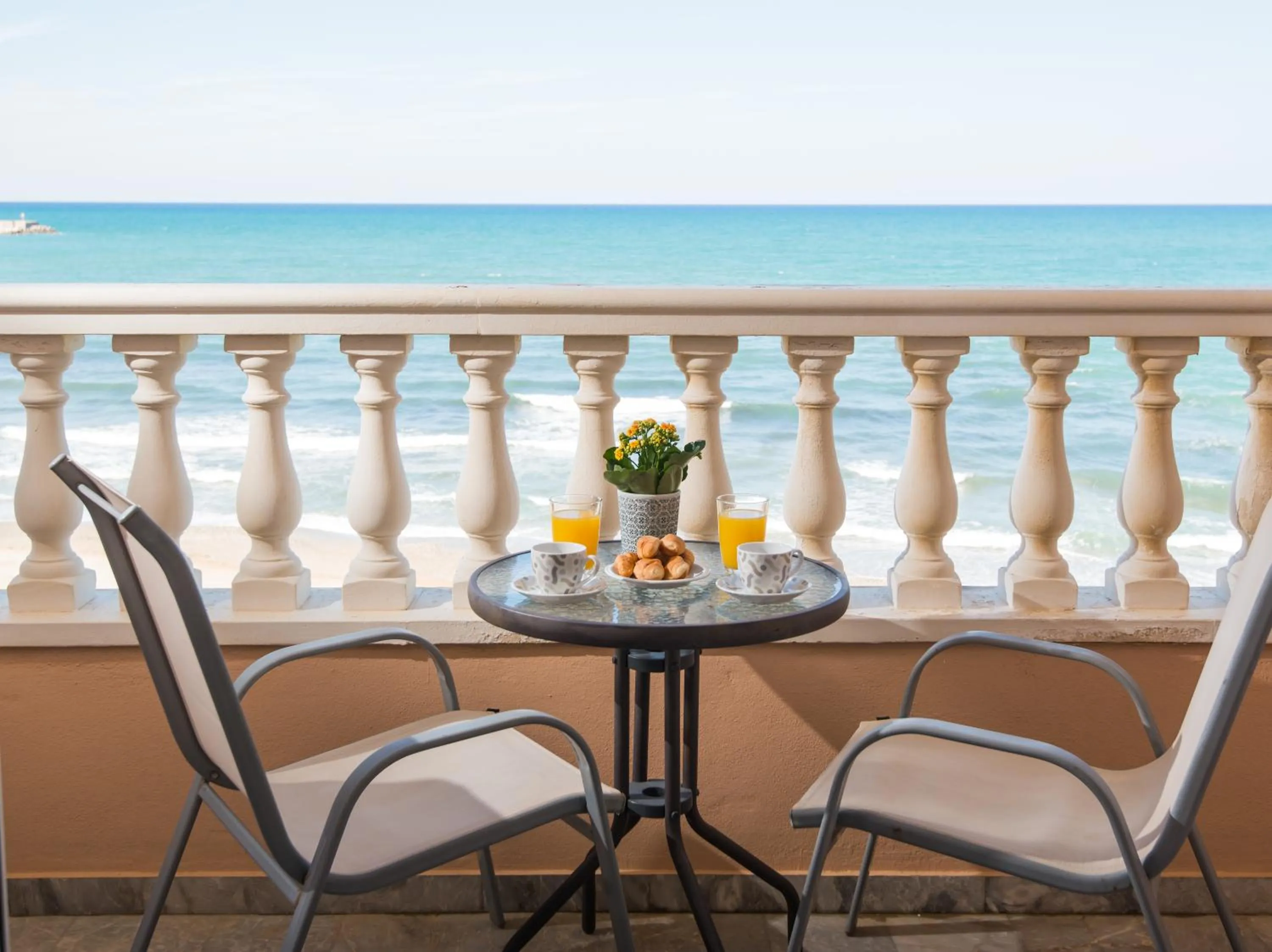 Balcony/Terrace in Birais Beach Studios