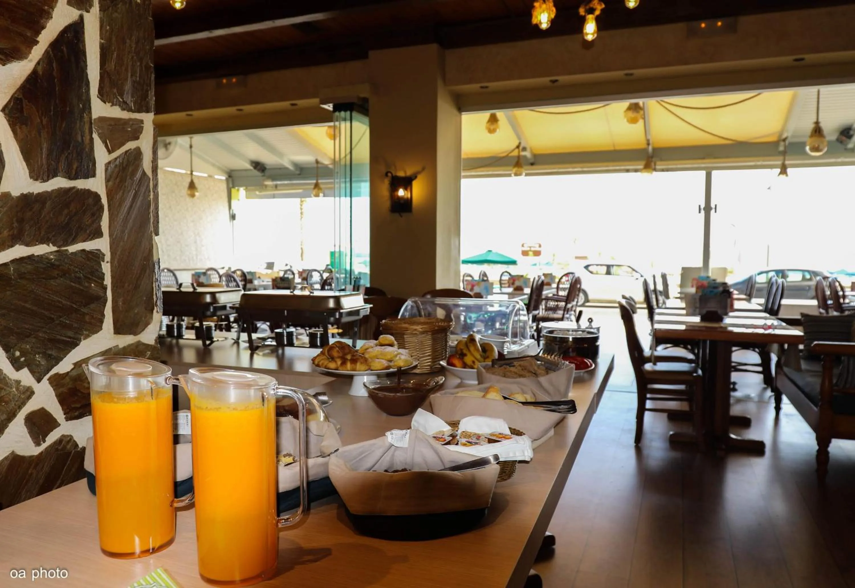 Restaurant/places to eat in Birais Beach Studios