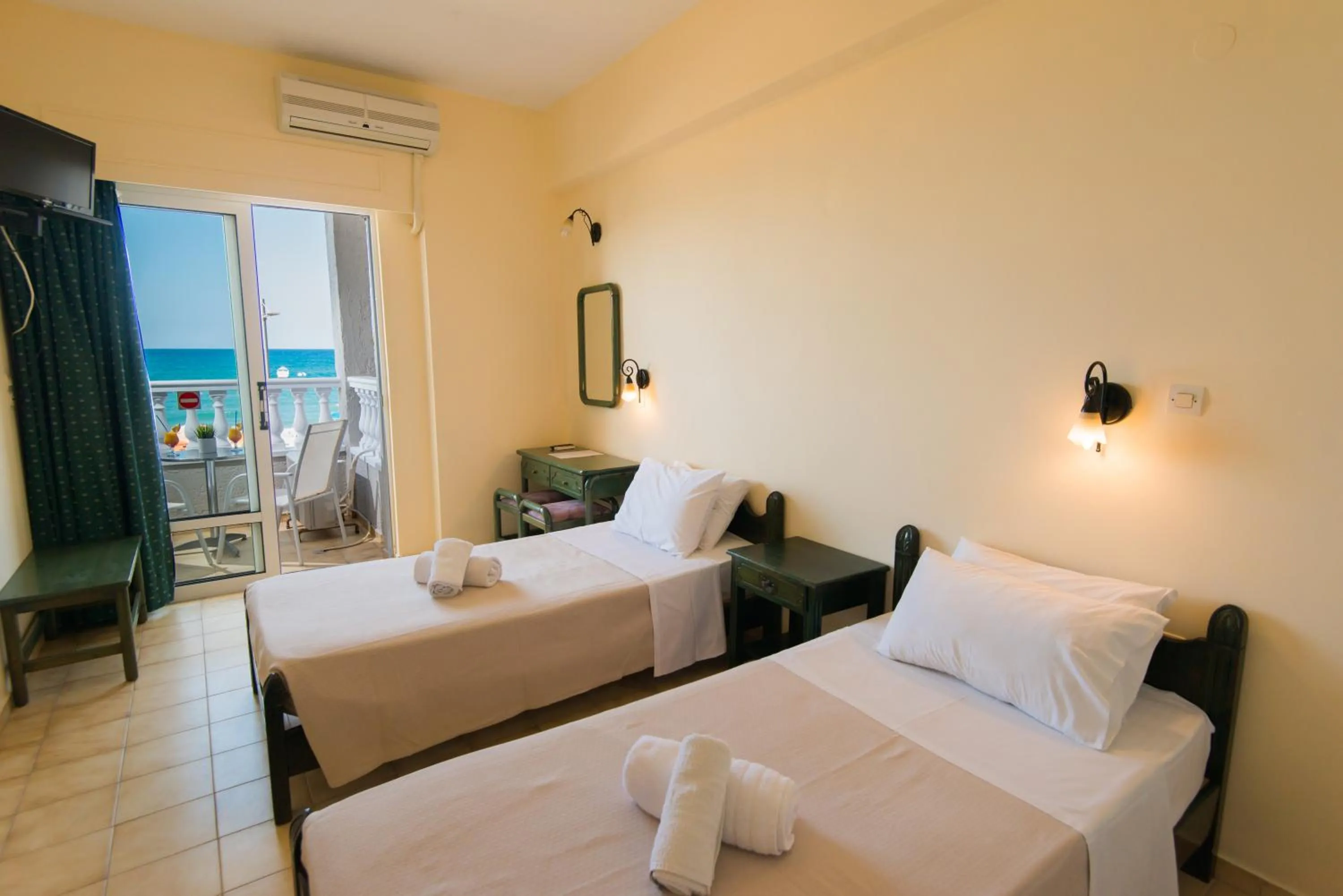 Bedroom, Bed in Birais Beach Studios