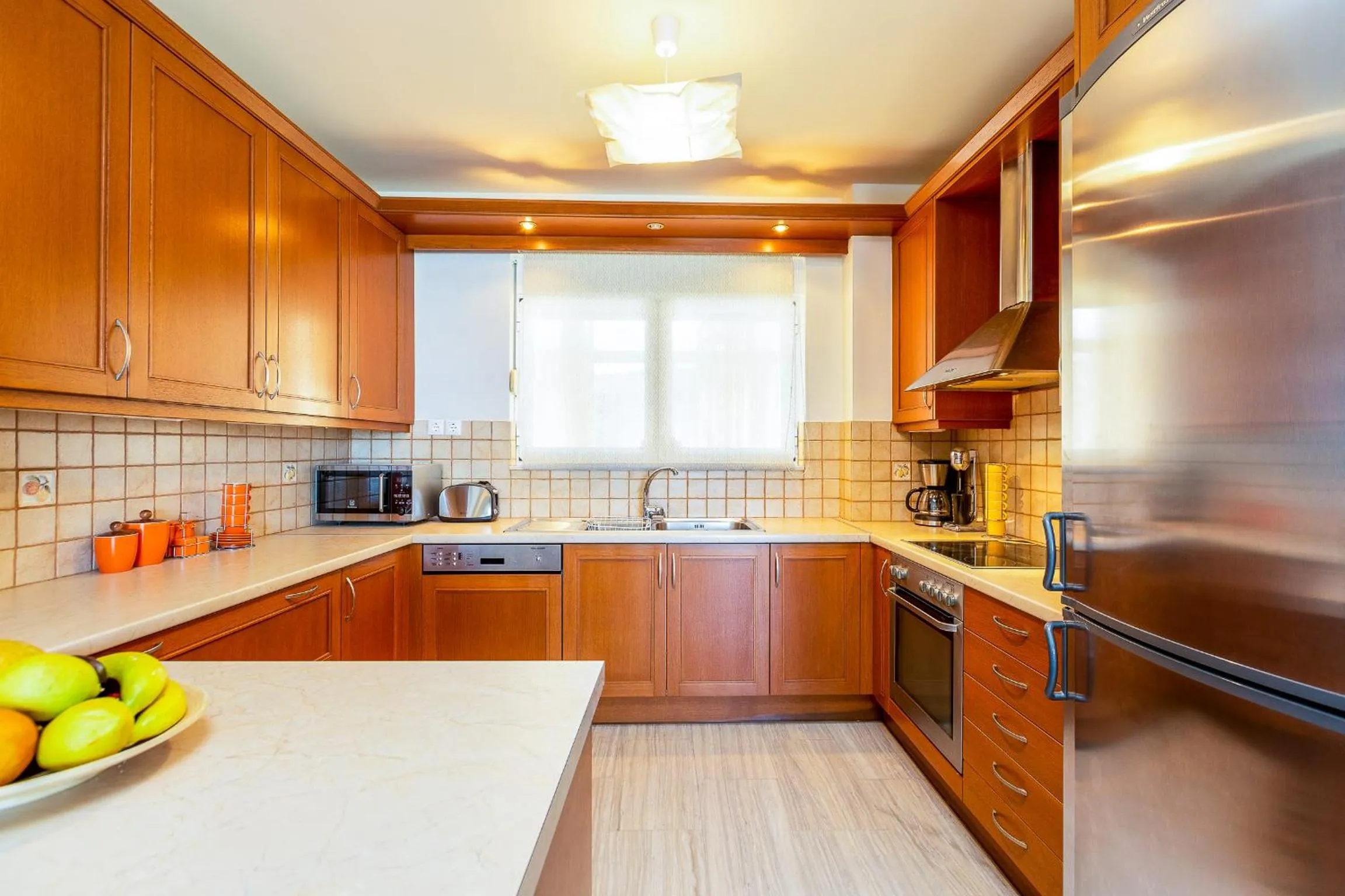 Communal kitchen in Birais Beach Studios