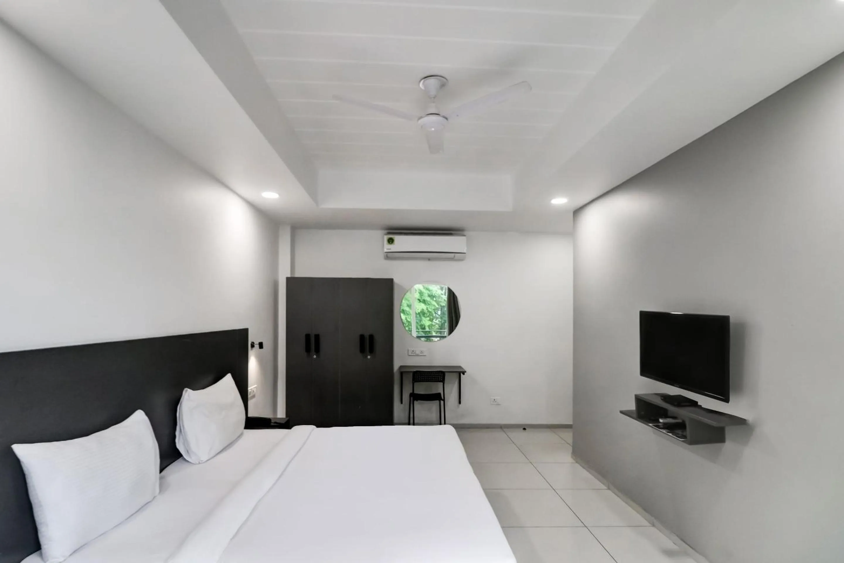 Bedroom, Bed in Townhouse South City 2 Sector 49 Gurgaon