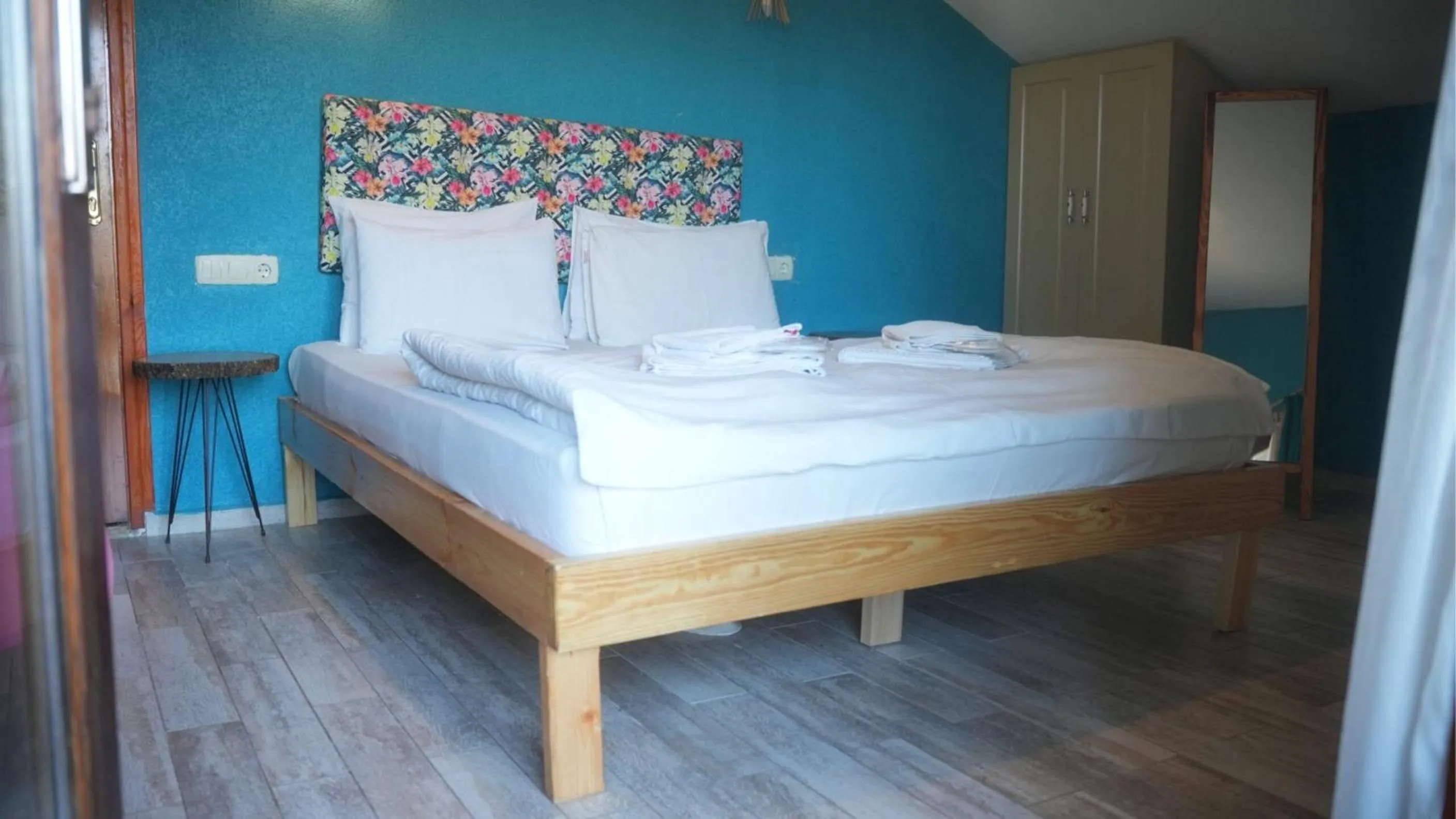 Bed in Treetops Park Hotel
