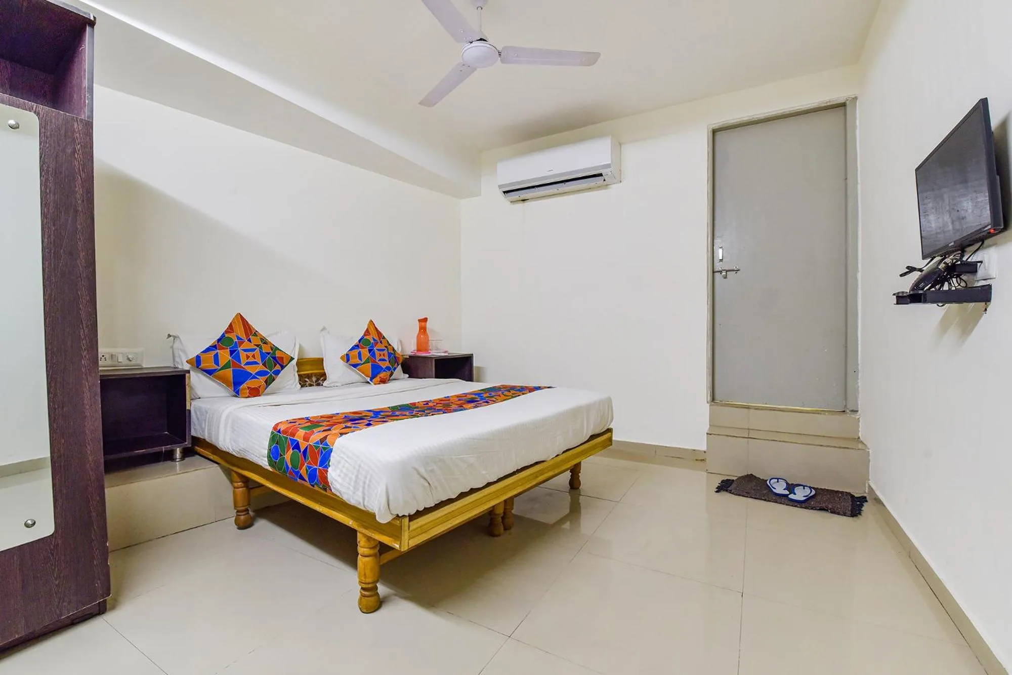 Bed in Via Himalaya Inn