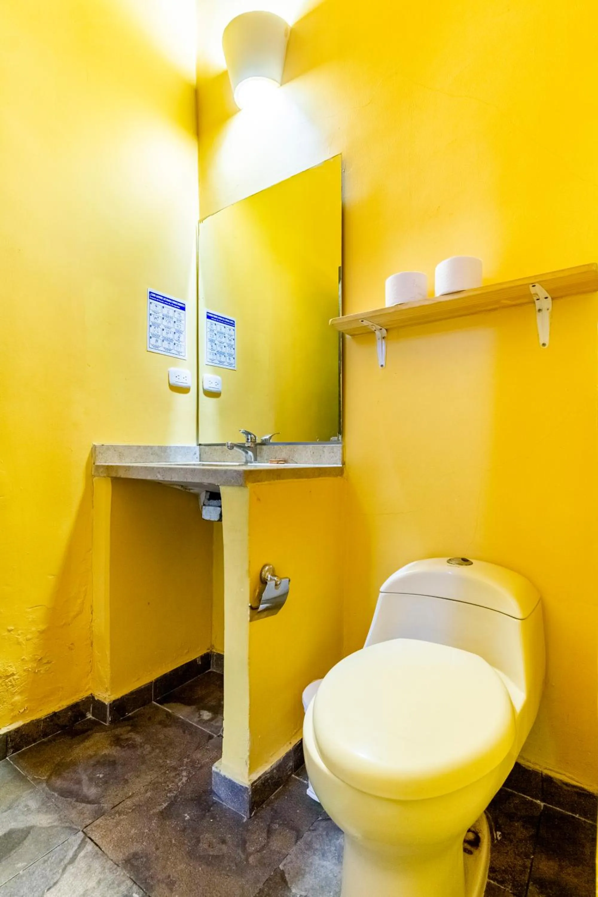 Bathroom in Gagaka Rua hostel