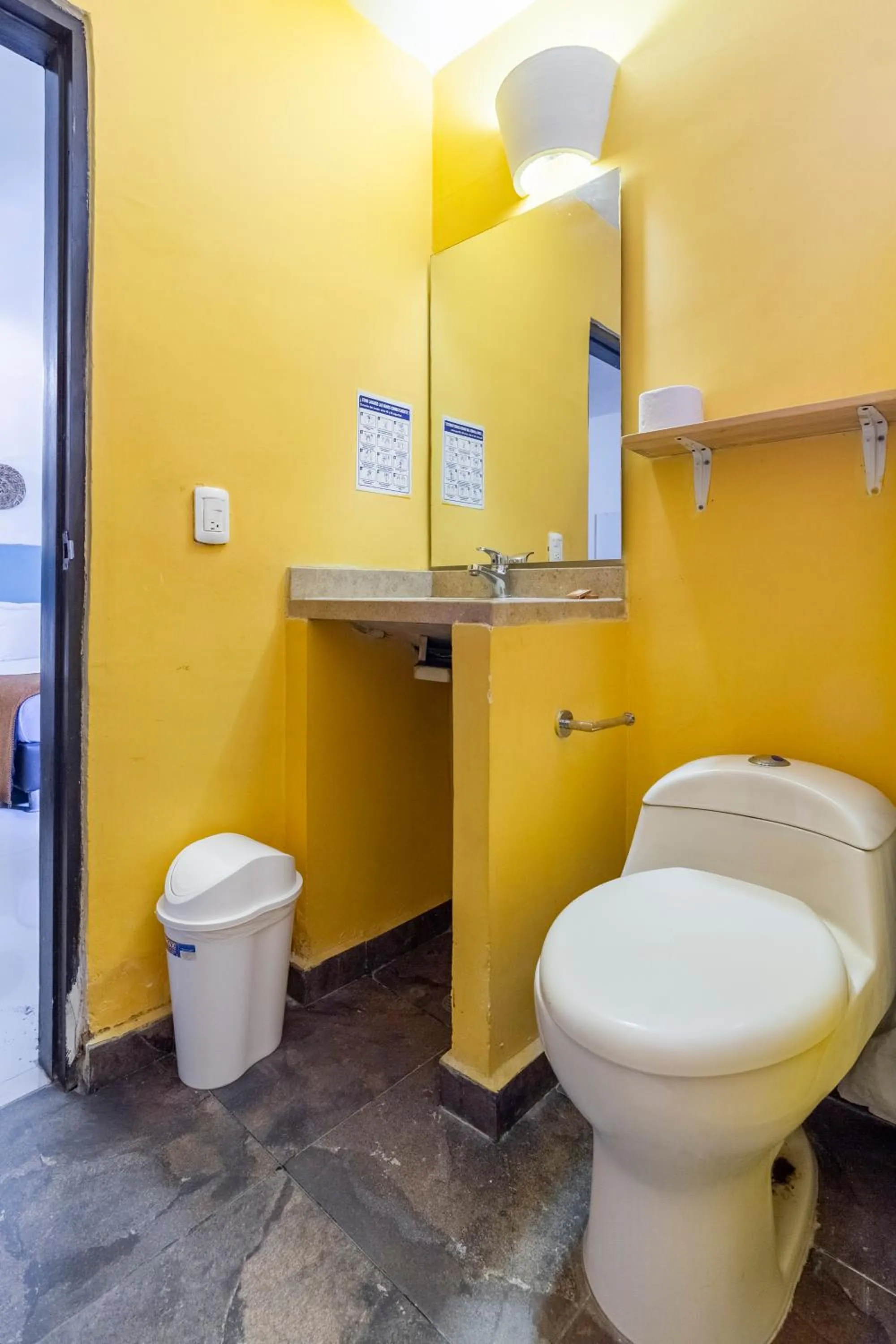 Bathroom in Gagaka Rua hostel