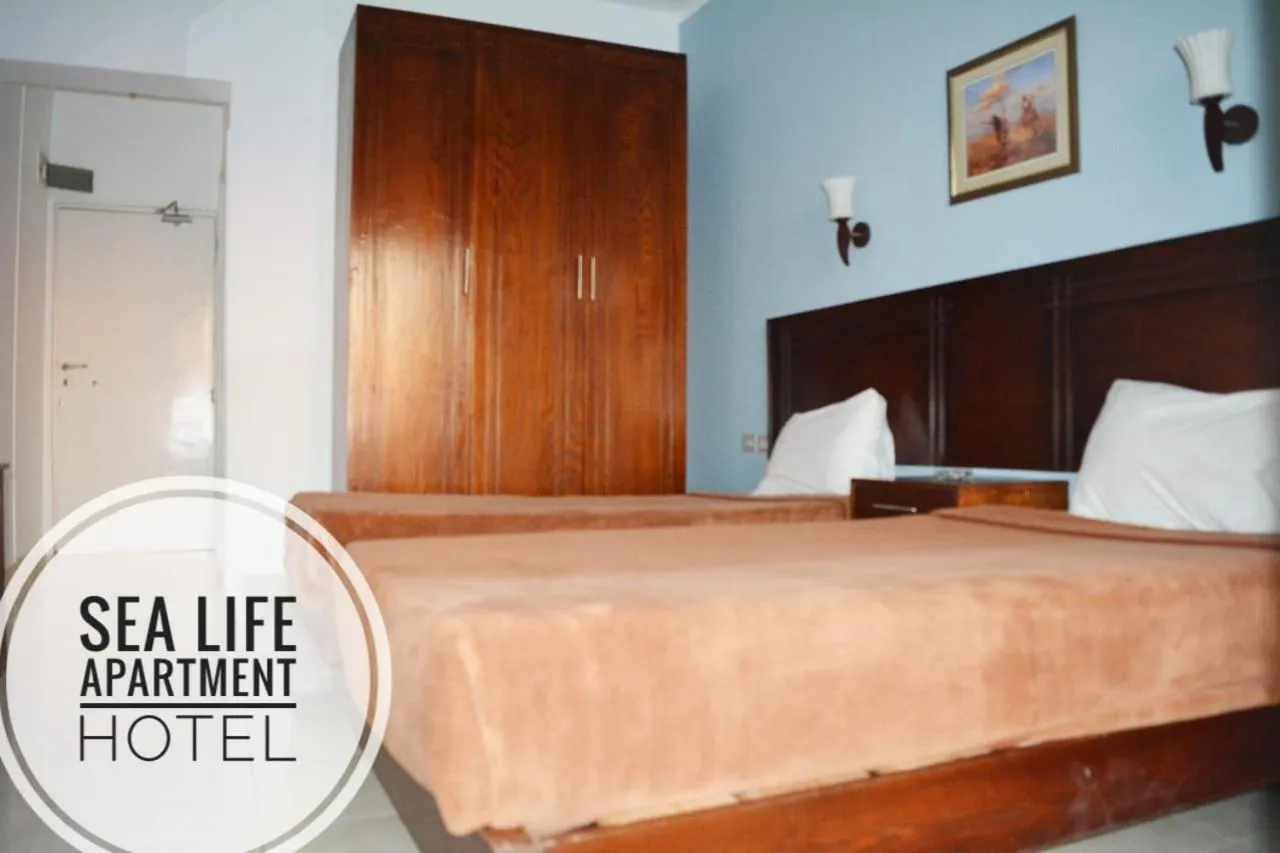 Boulevard Apartment Hotel