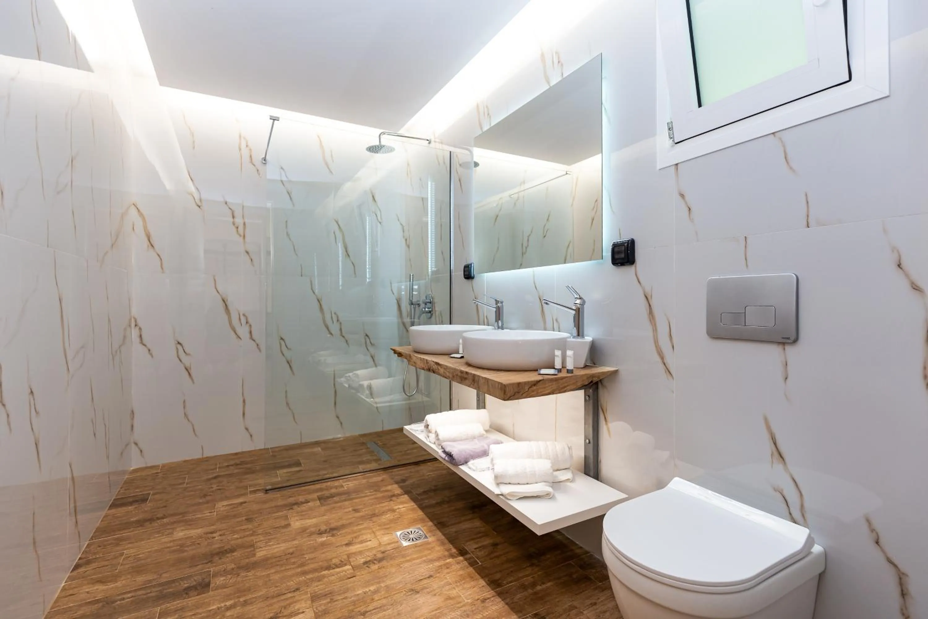 Bathroom in Sirocco Hotel