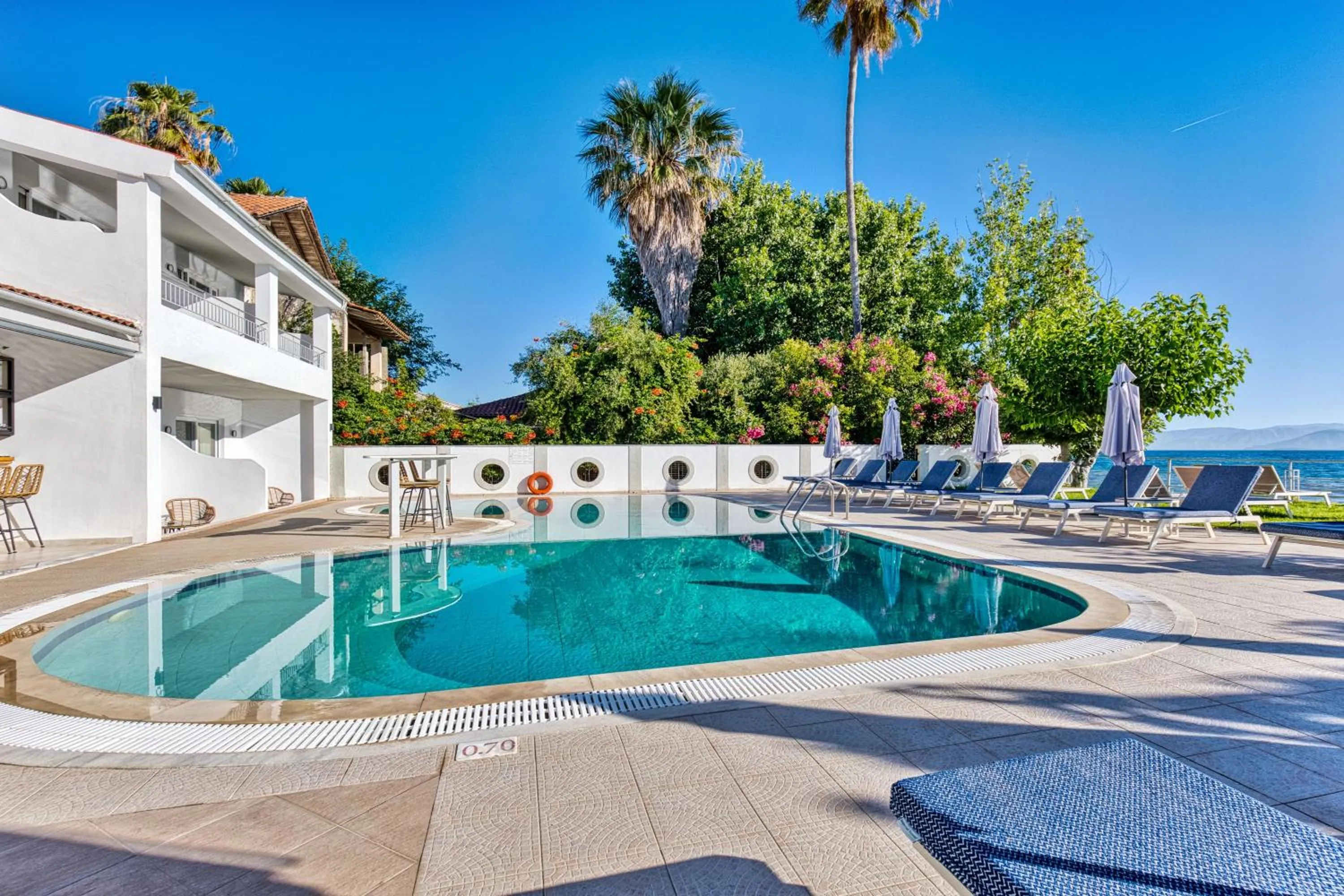 Swimming pool in Sirocco Hotel