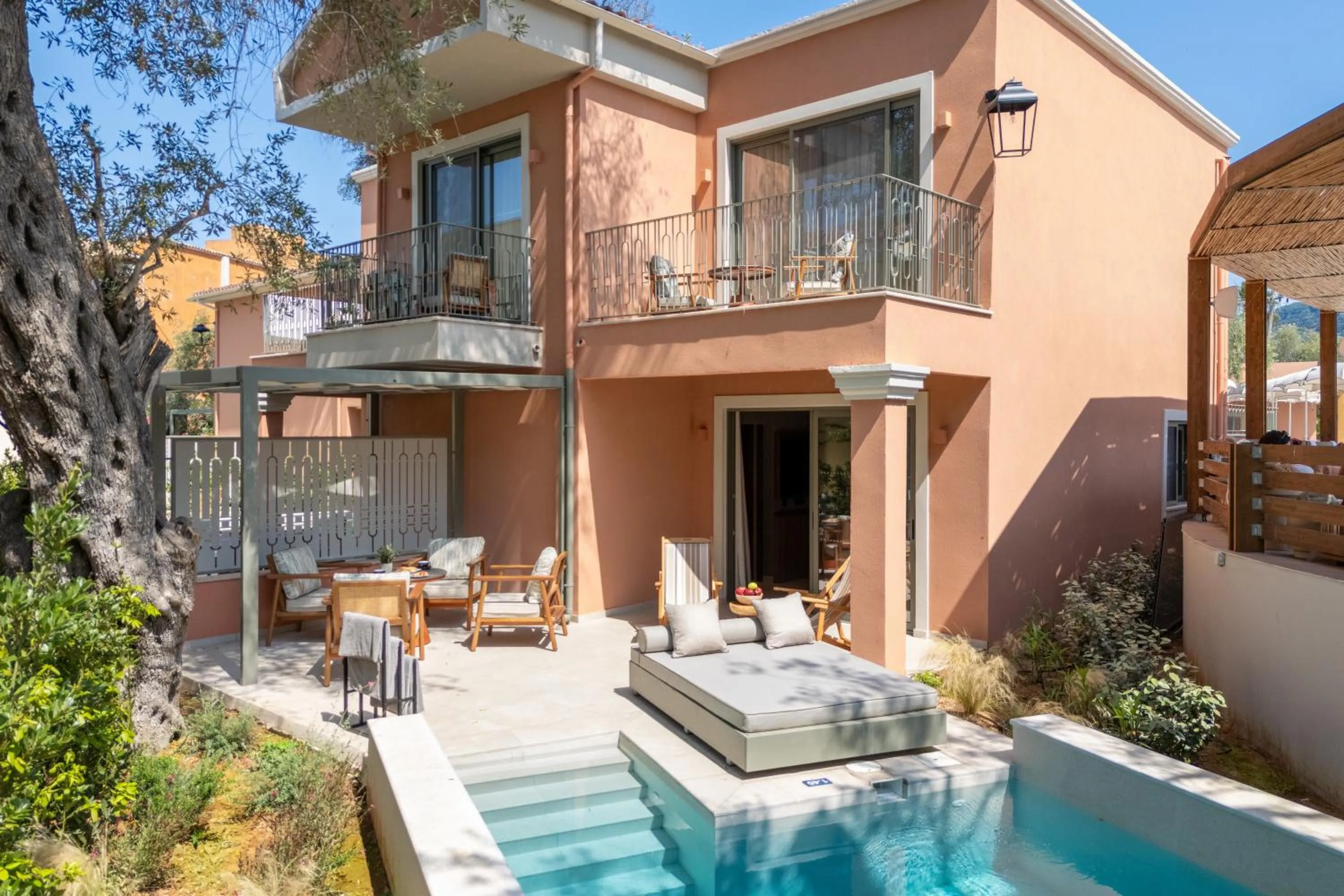 Patio in SENTIDO Apollo Palace