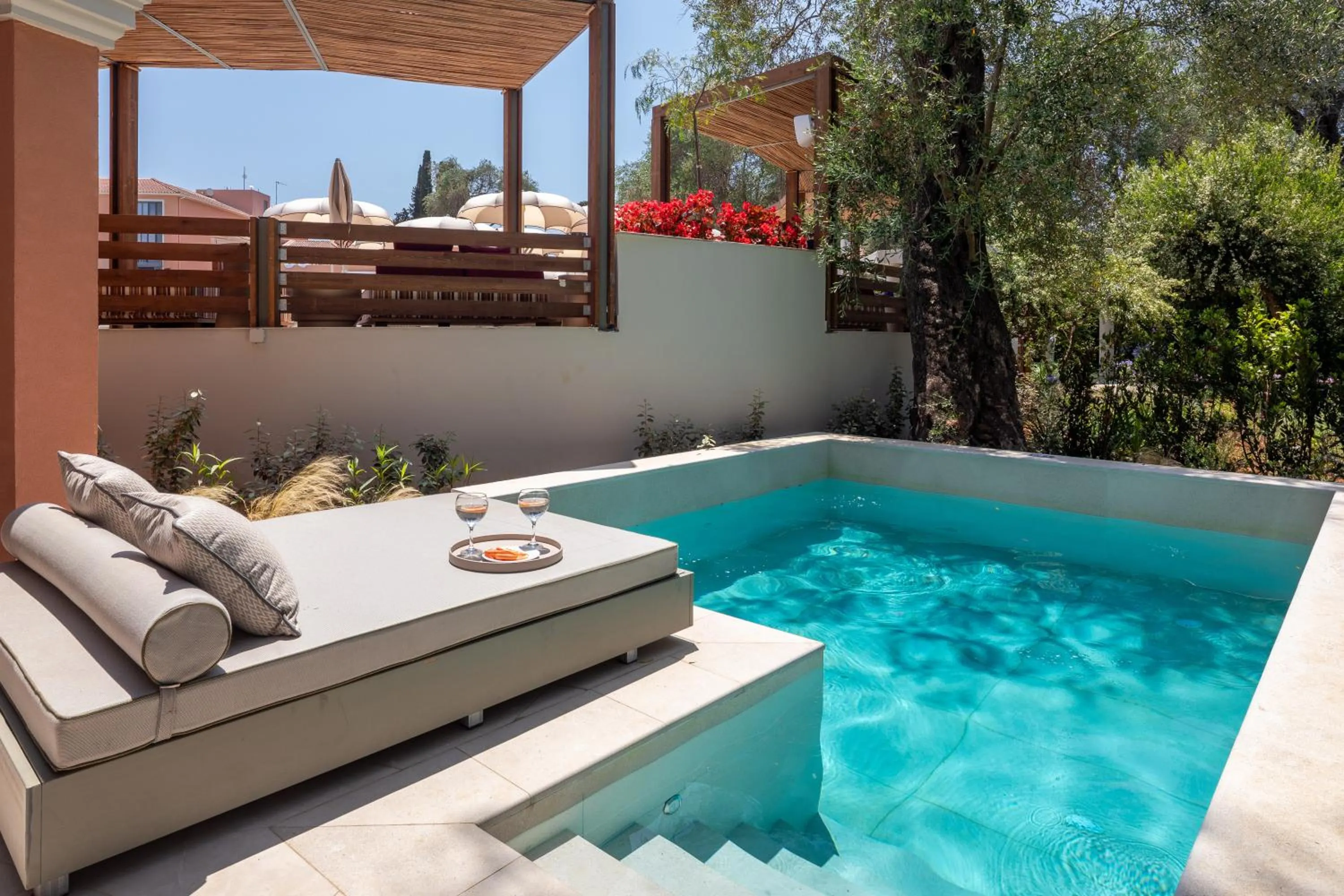 Patio in SENTIDO Apollo Palace