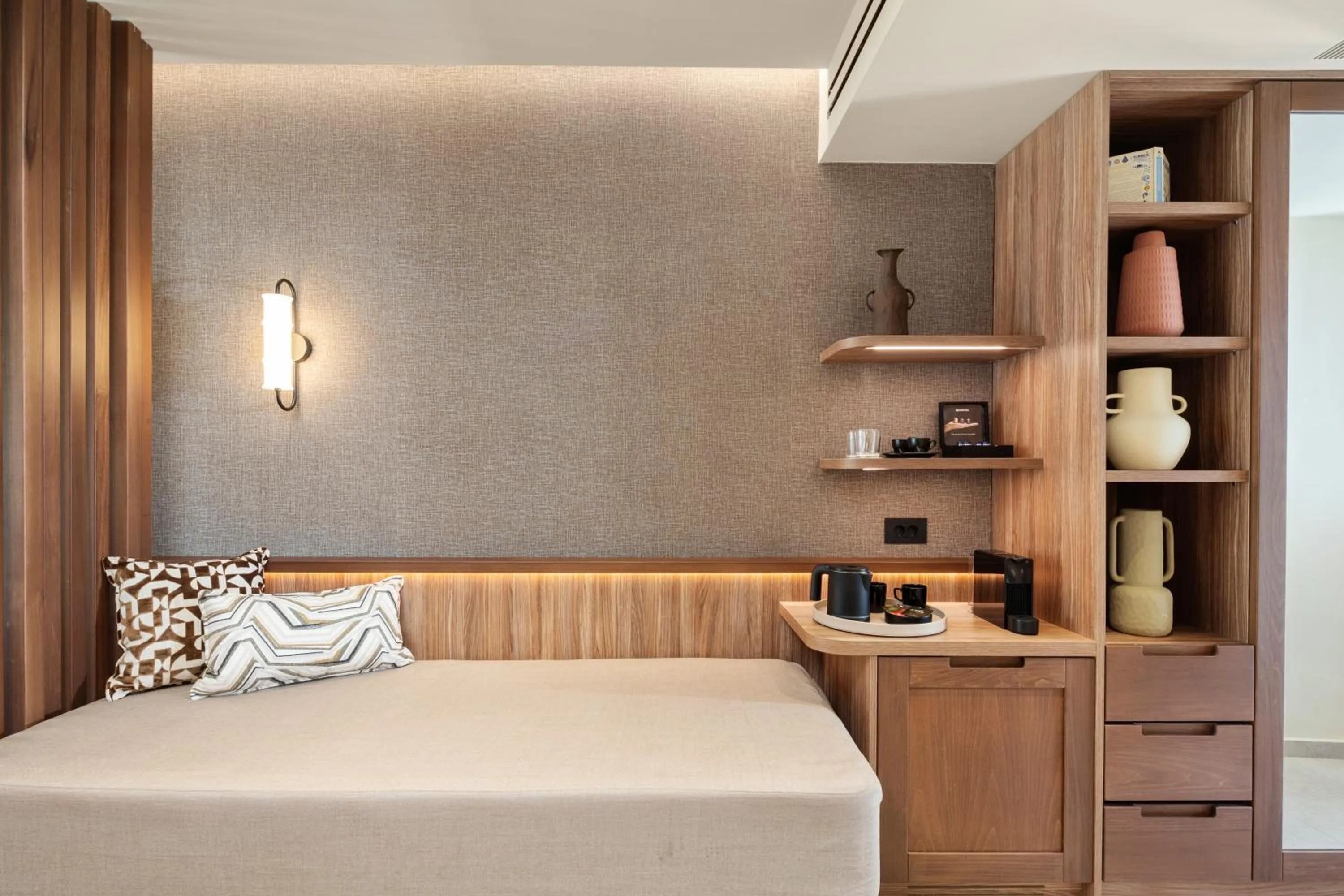 Bedroom, Bed in SENTIDO Apollo Palace