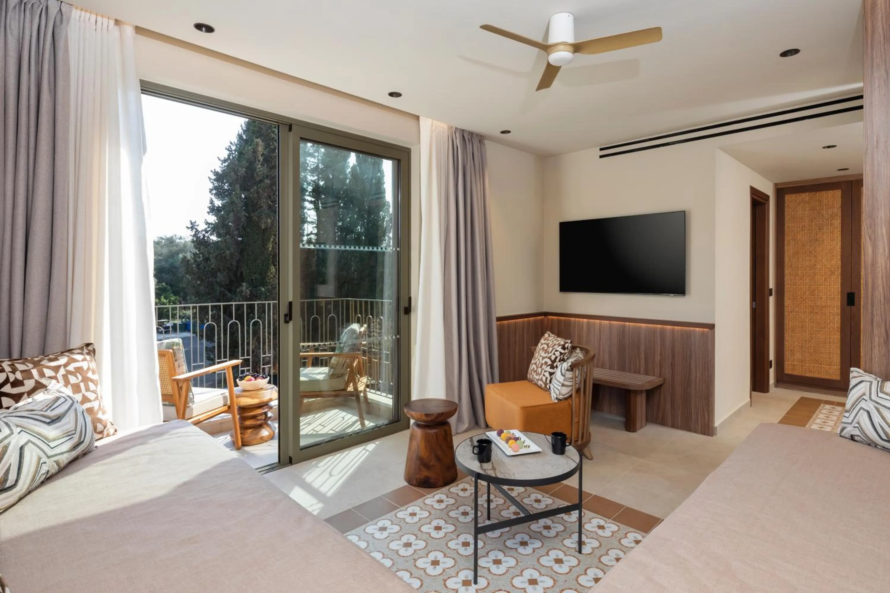 Seating area, Bed in SENTIDO Apollo Palace