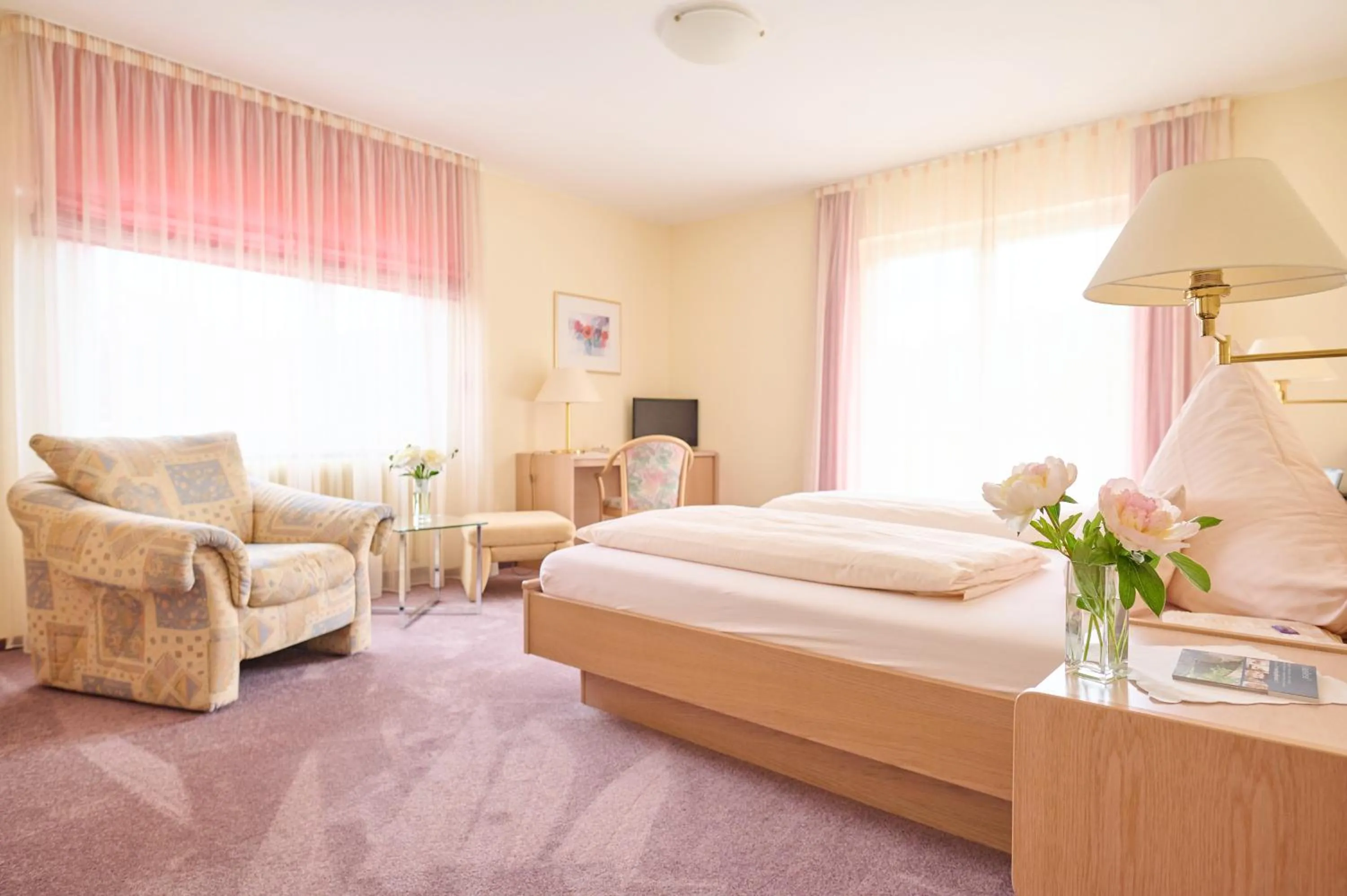 Photo of the whole room, Bed in Hotel Morgensonne