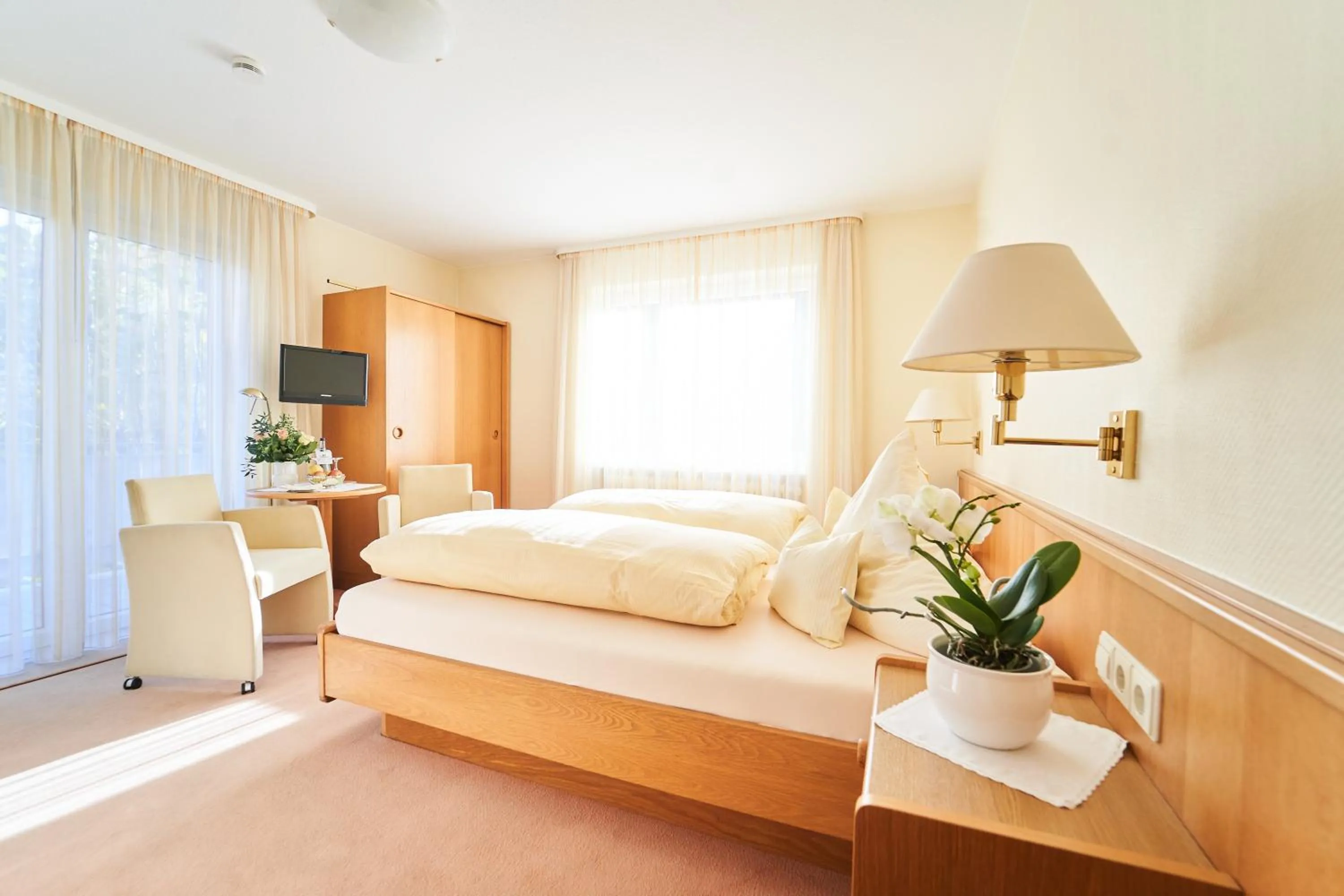 Photo of the whole room, Bed in Hotel Morgensonne