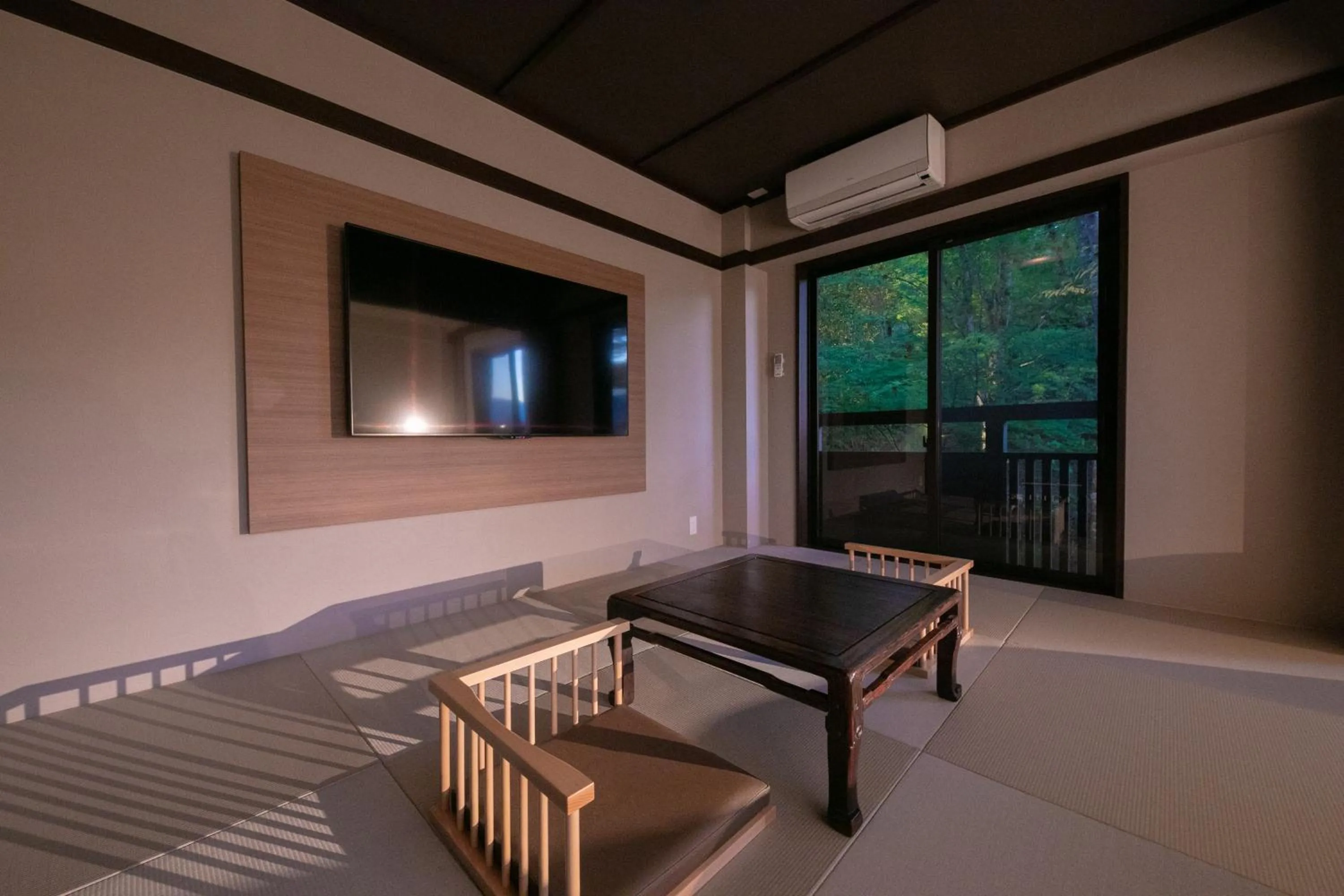 Living room in Saigakukan